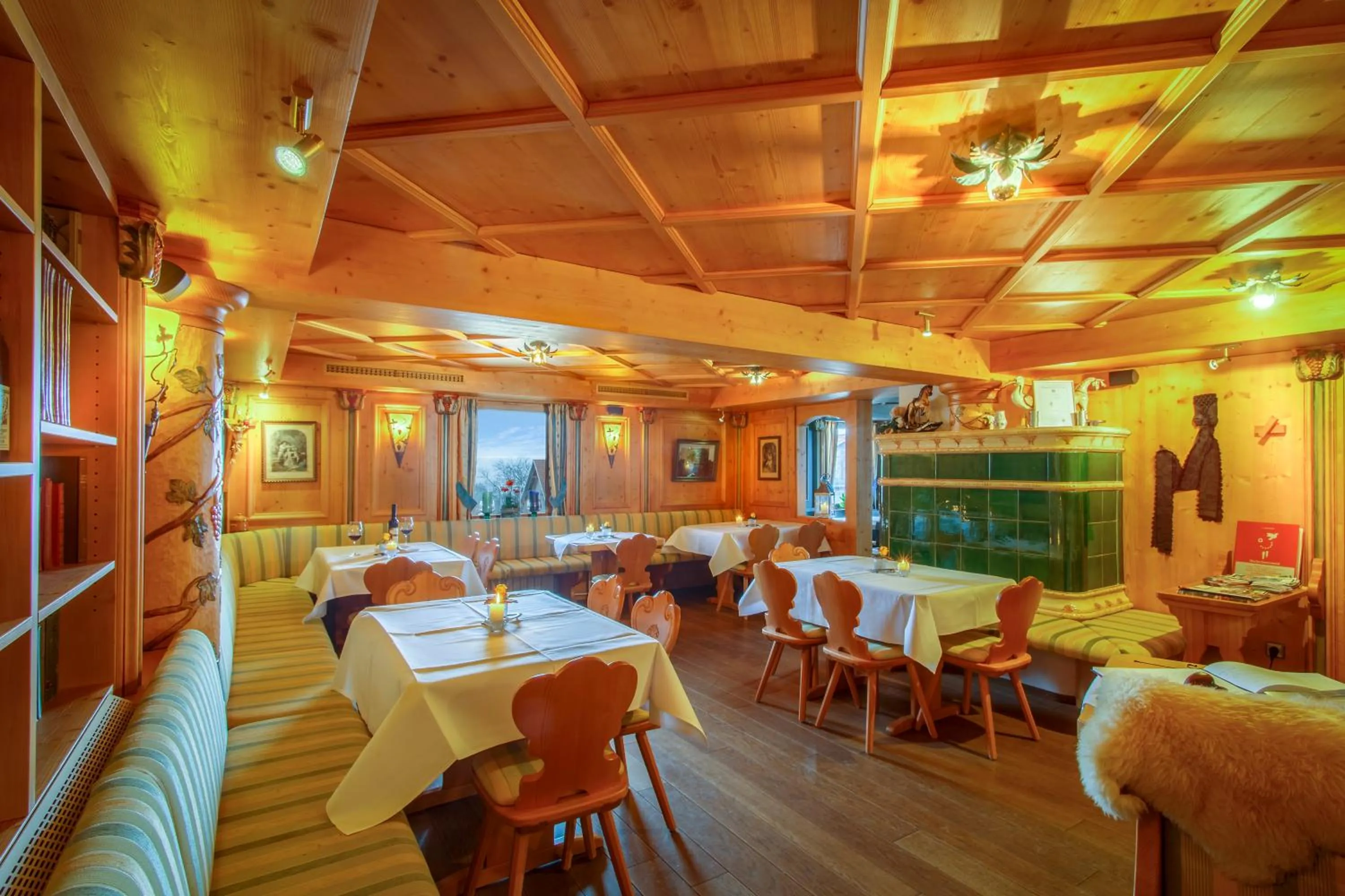 Restaurant/places to eat in Landhotel Bartlehof