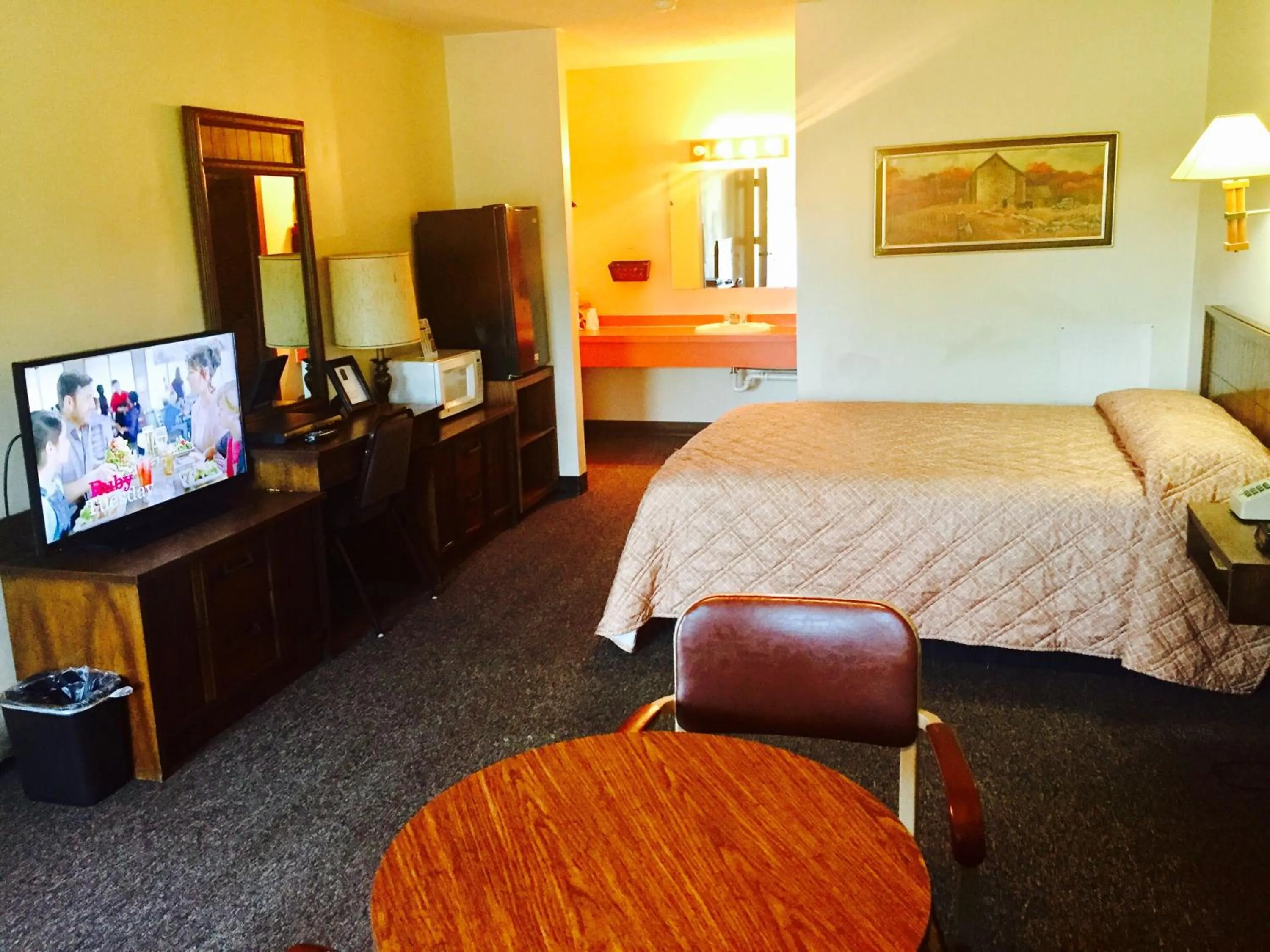 Bed in Rock City Motel