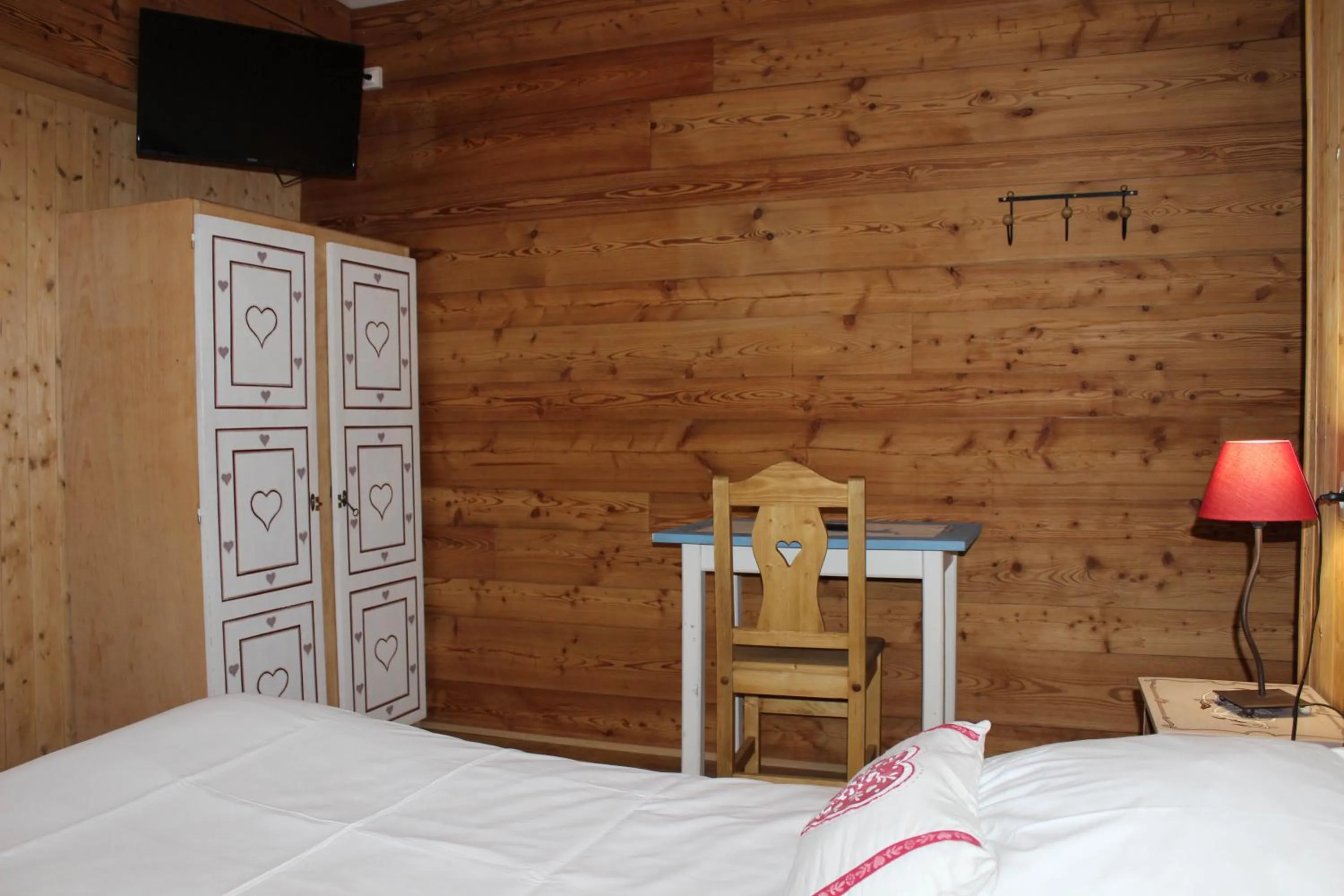 Bedroom, Bed in Hôtel Restaurant U'Fredy