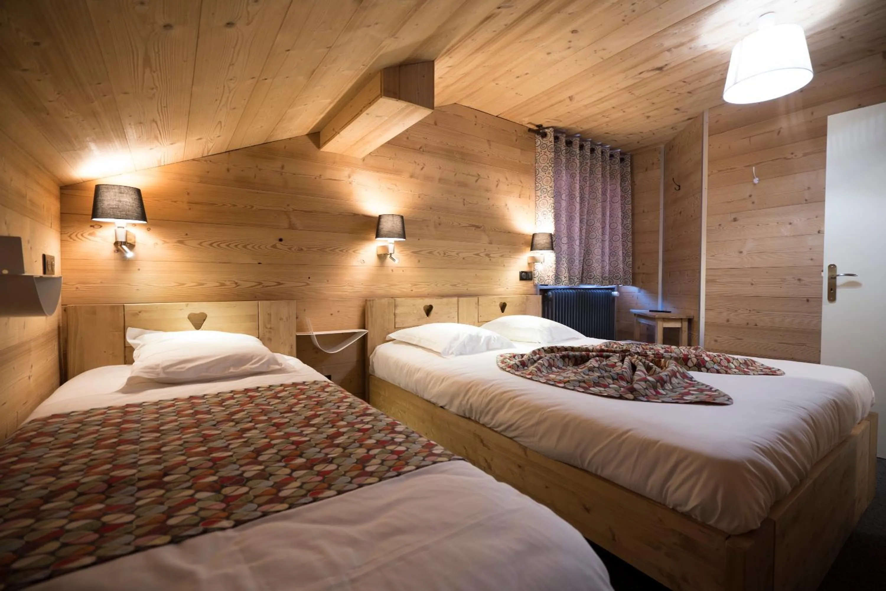 Bedroom, Bed in Hôtel Restaurant U'Fredy