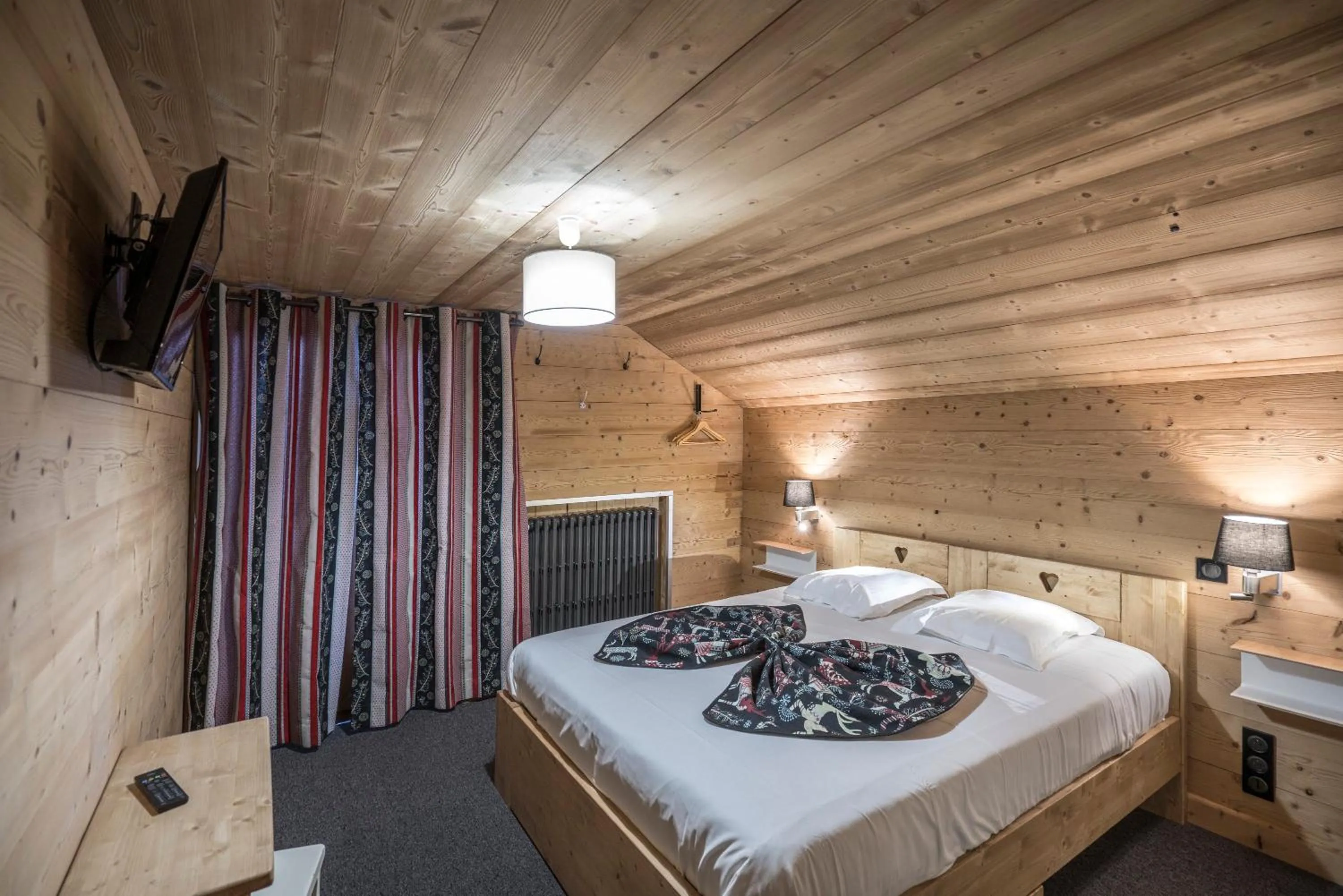 Mountain view, Bed in Hôtel Restaurant U'Fredy