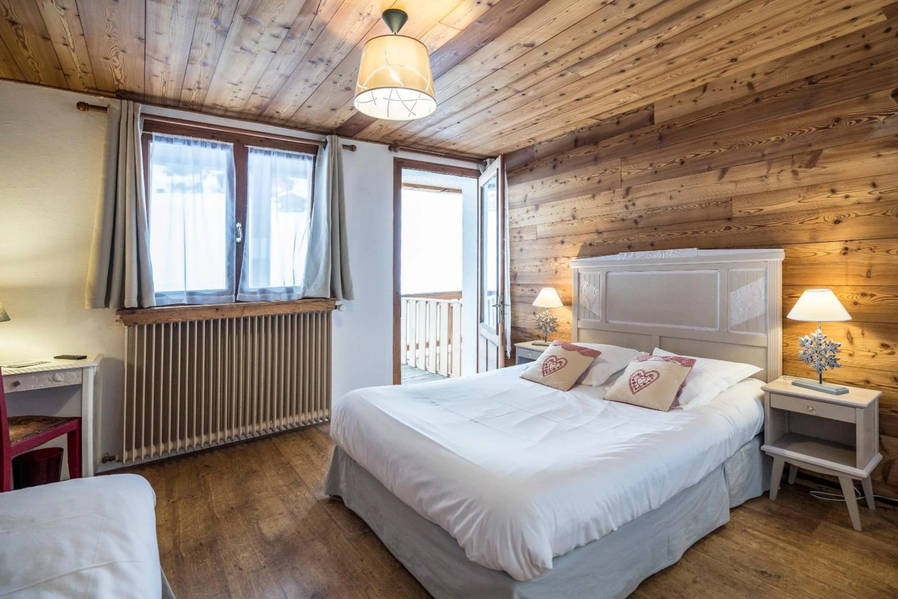 Mountain view, Bed in Hôtel Restaurant U'Fredy