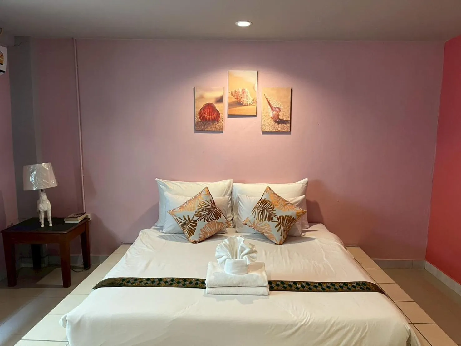 Bed in The Guest Hotel Krabi