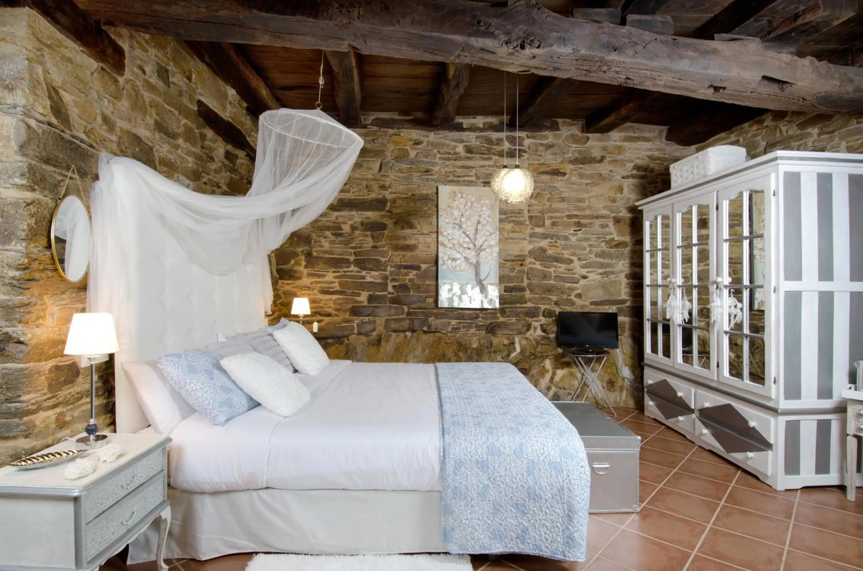Photo of the whole room, Bed in Complejo Rural Lar de Vies