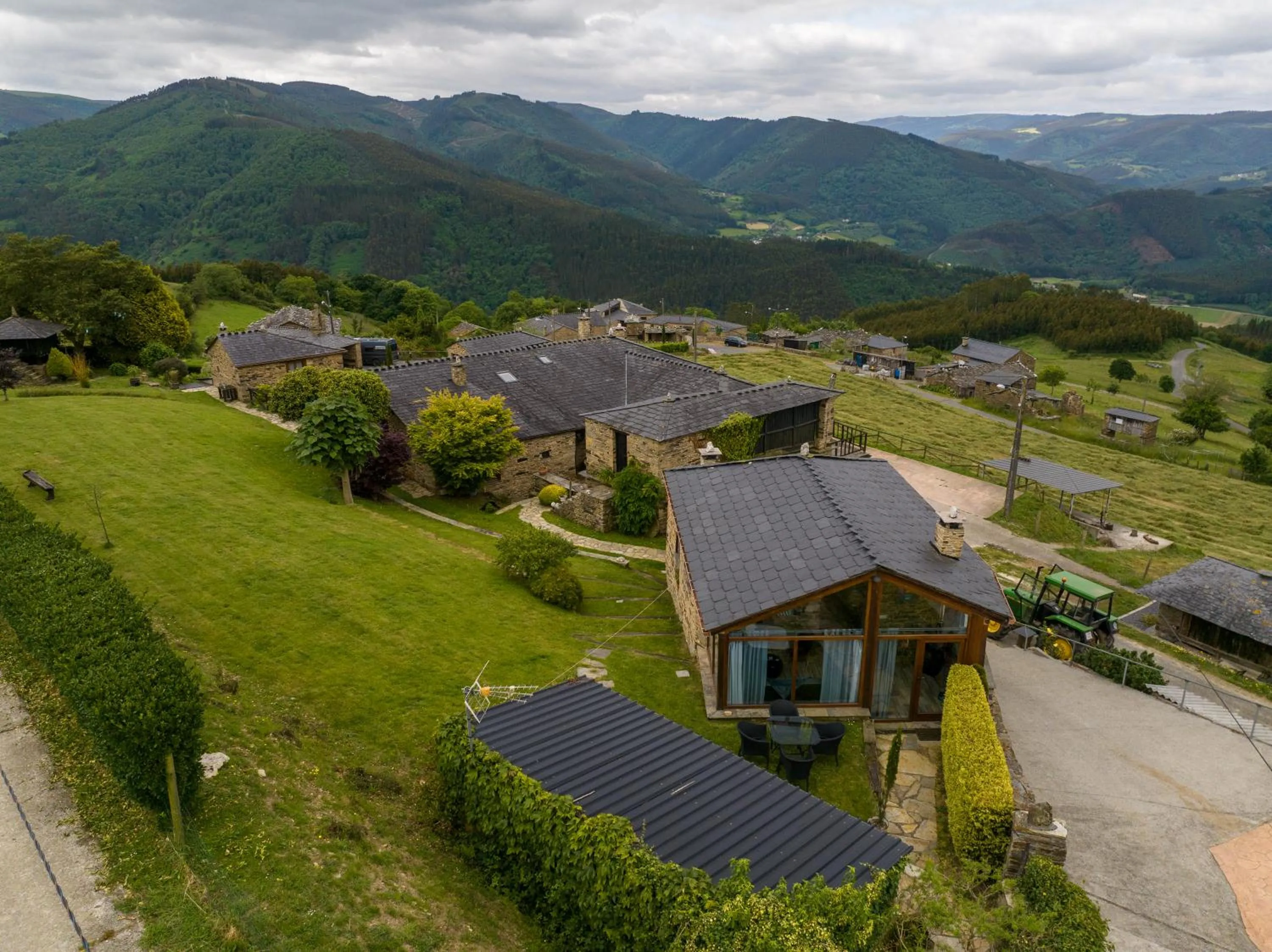 Property building in Complejo Rural Lar de Vies