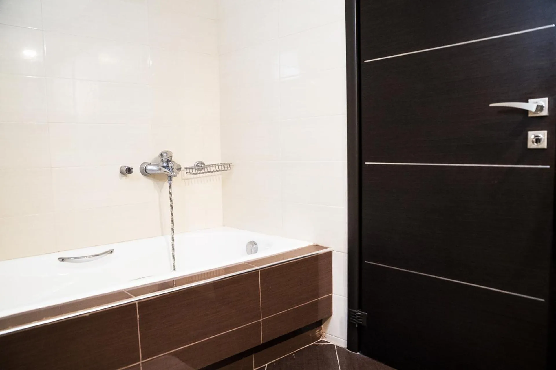 Bathroom in Villa d'Irene-near athens airport , 200 meters from the beach davis