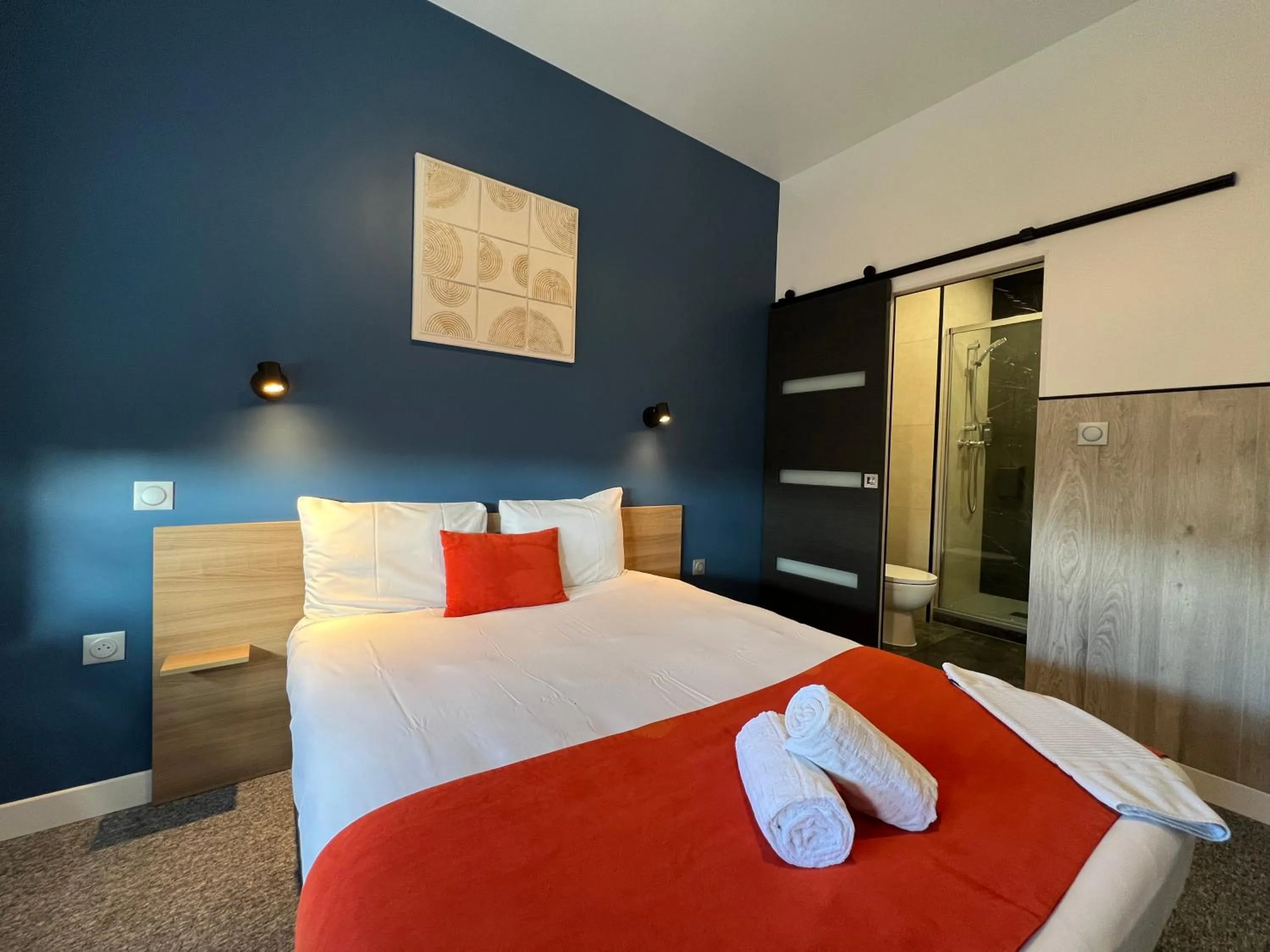 Bed in Brit Hotel du Parc Niort Centre-Parking gratuit