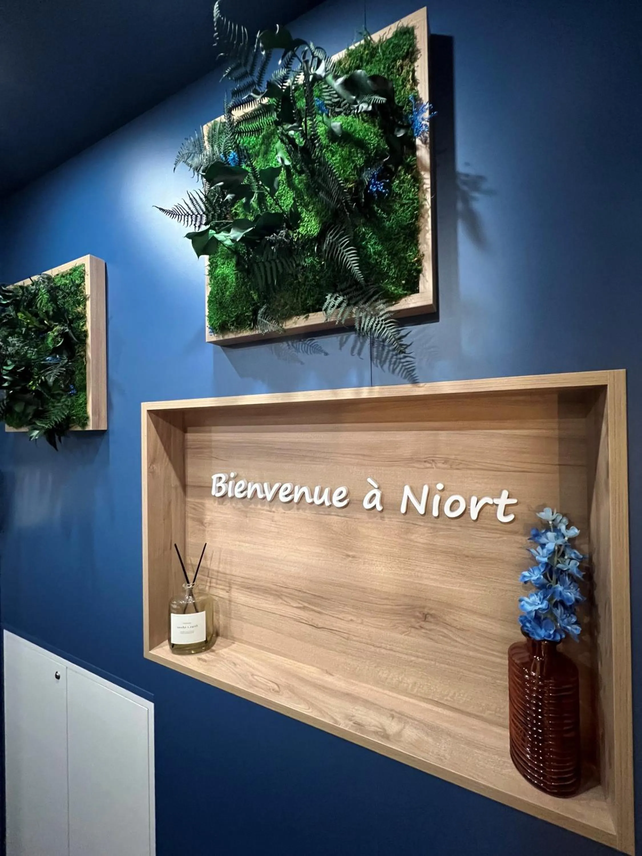 Lobby or reception in Brit Hotel du Parc Niort Centre-Parking gratuit