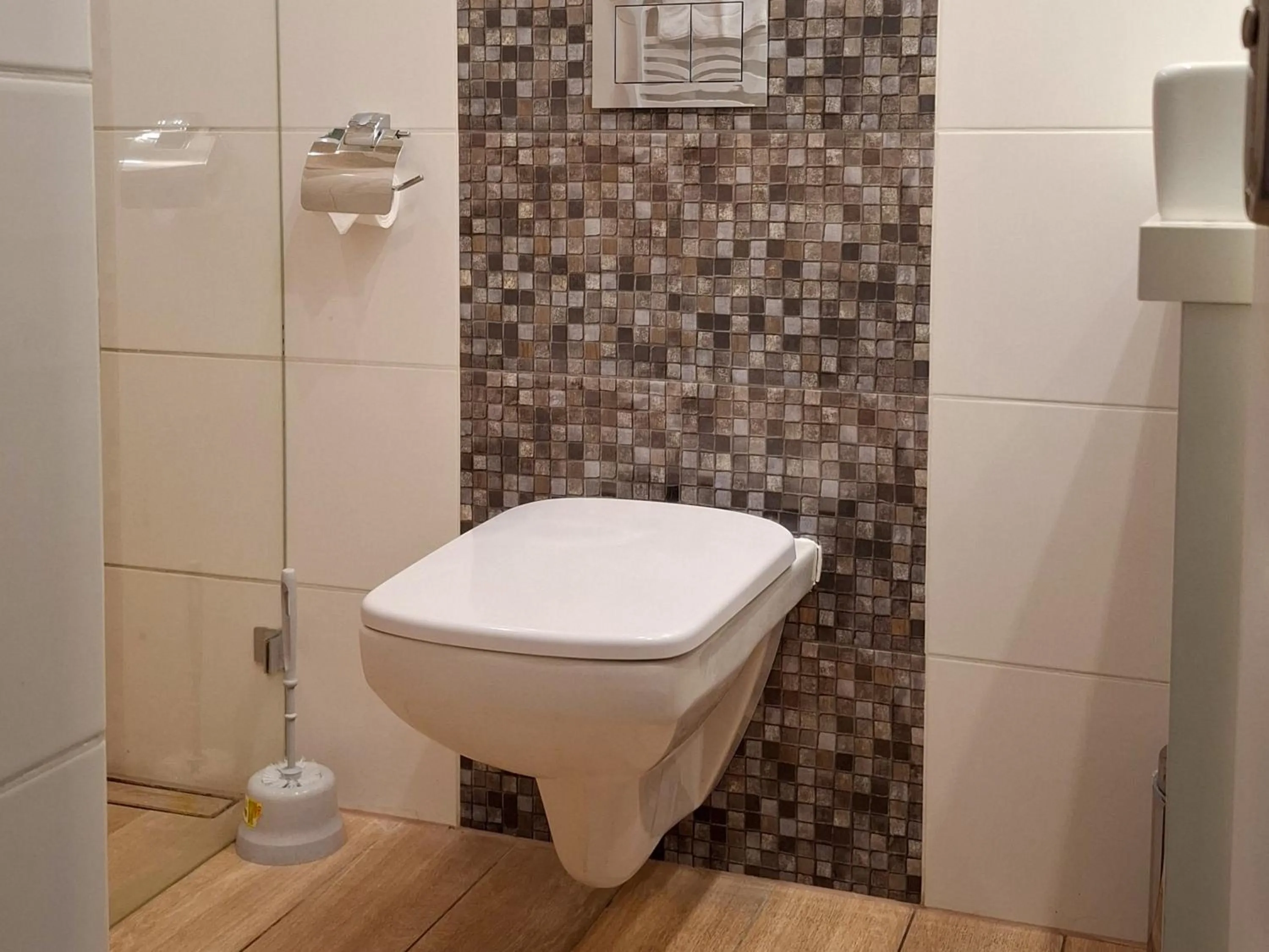 Shower in Hotel Podjadek