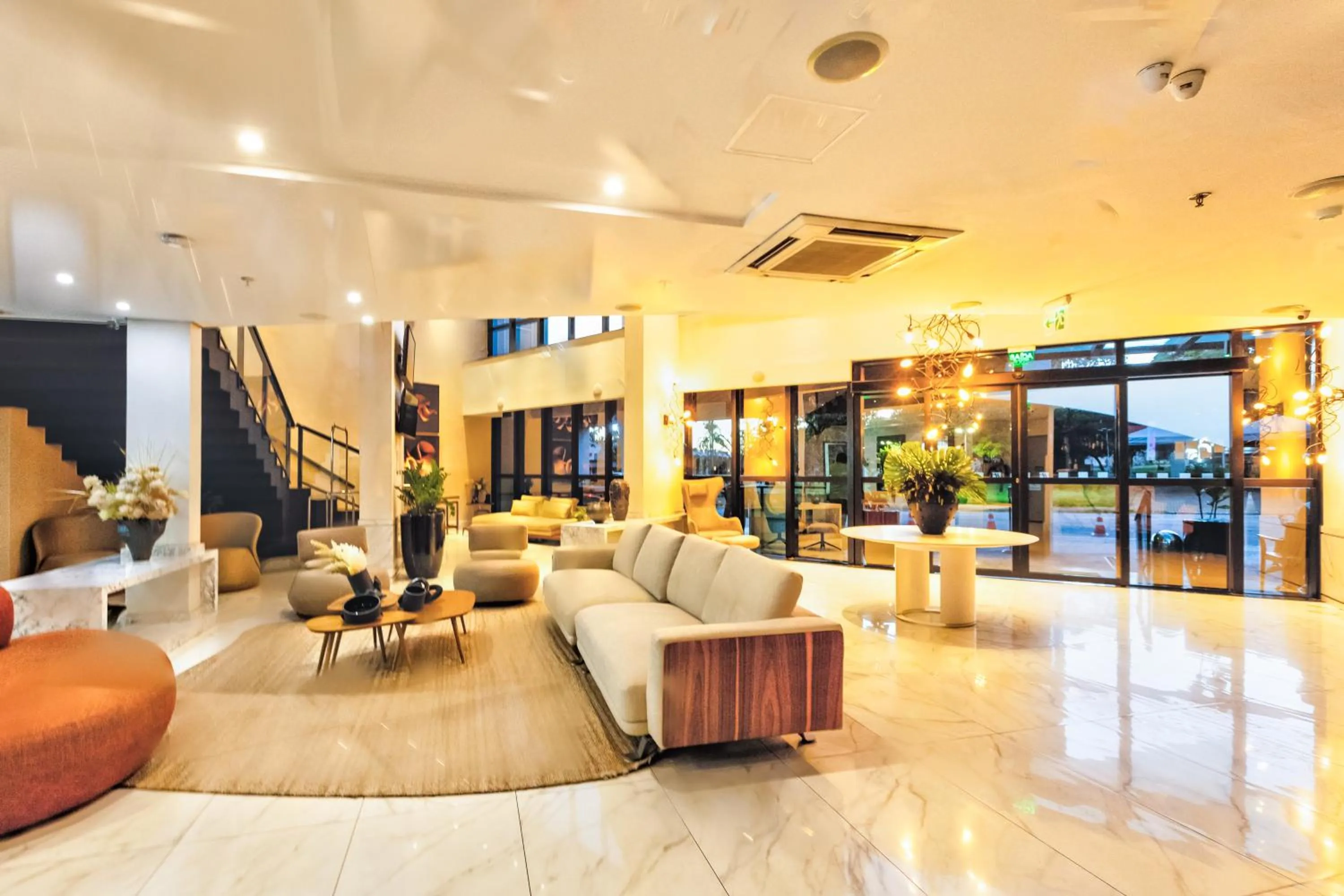 Lobby or reception in Holiday Inn - Goiania by IHG
