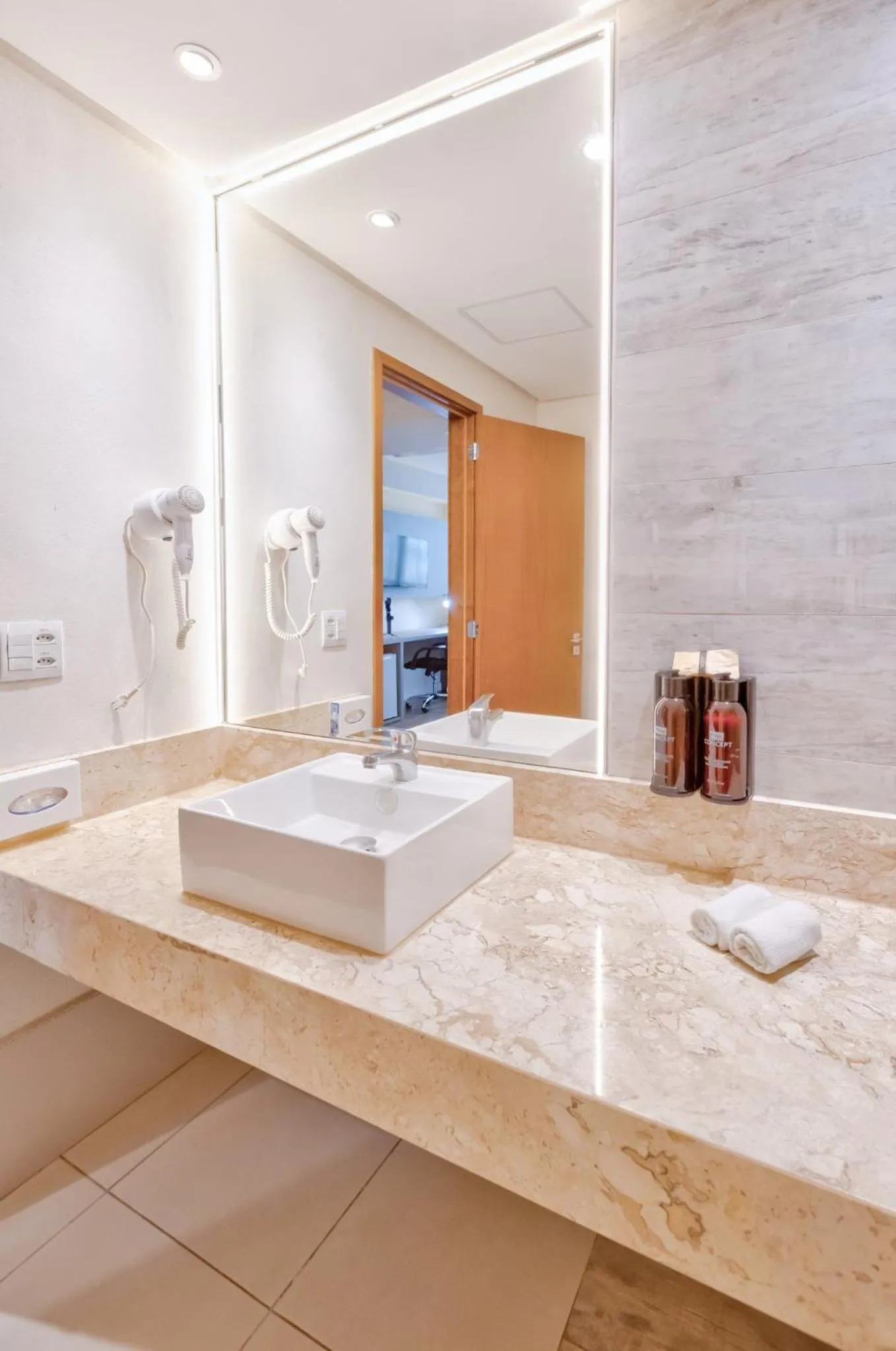 Photo of the whole room in Holiday Inn - Goiania by IHG