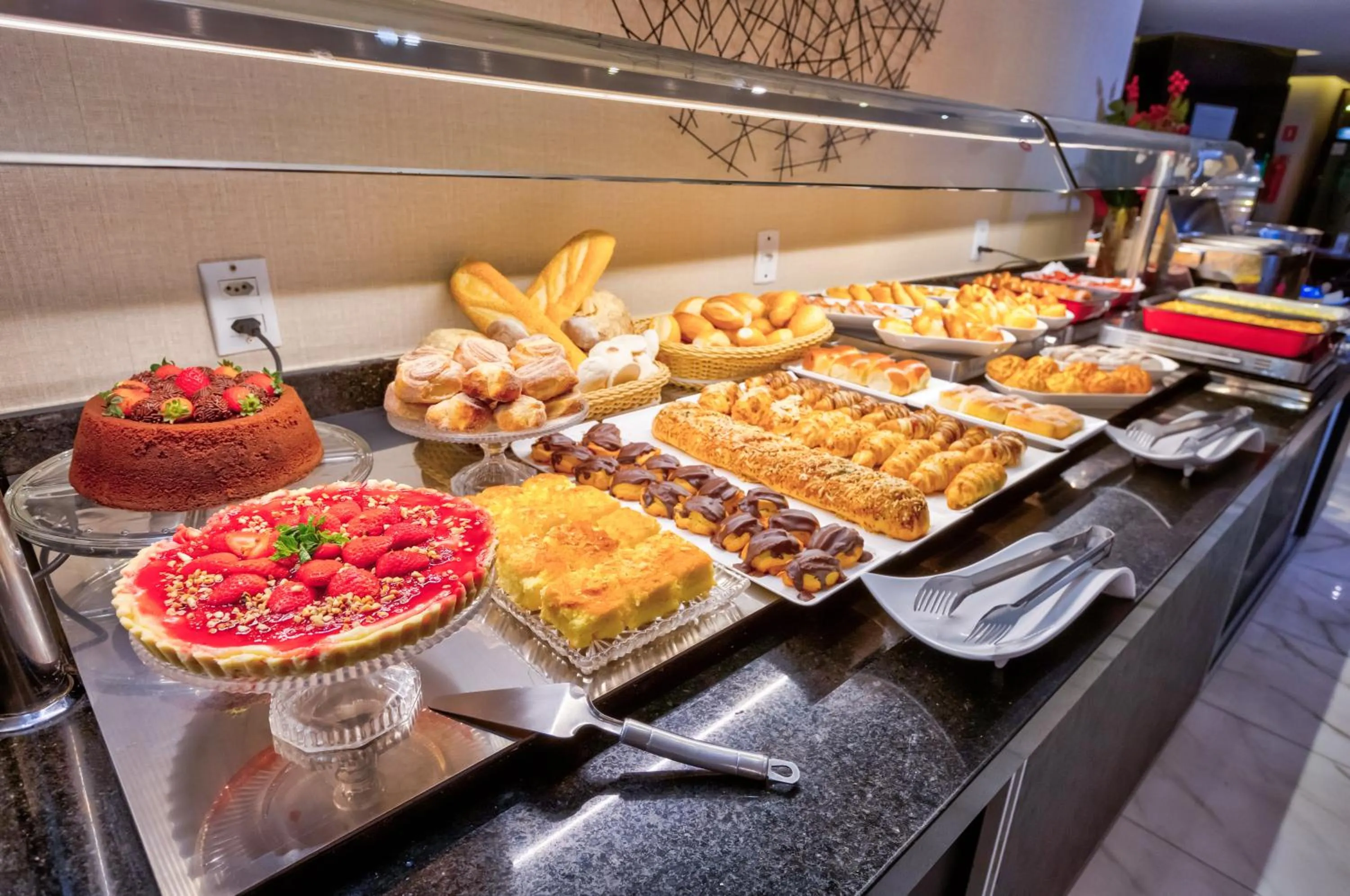 Breakfast in Holiday Inn - Goiania by IHG