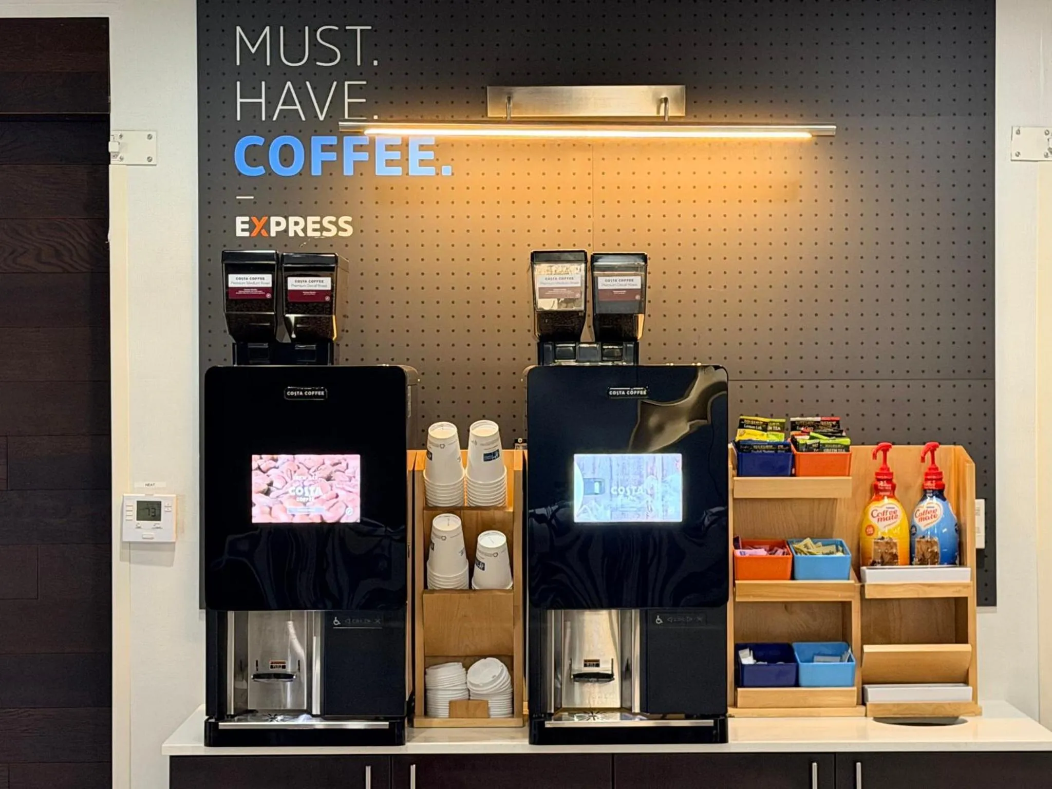 Coffee/tea facilities in Holiday Inn Express & Suites - Kansas City - Lee's Summit by IHG
