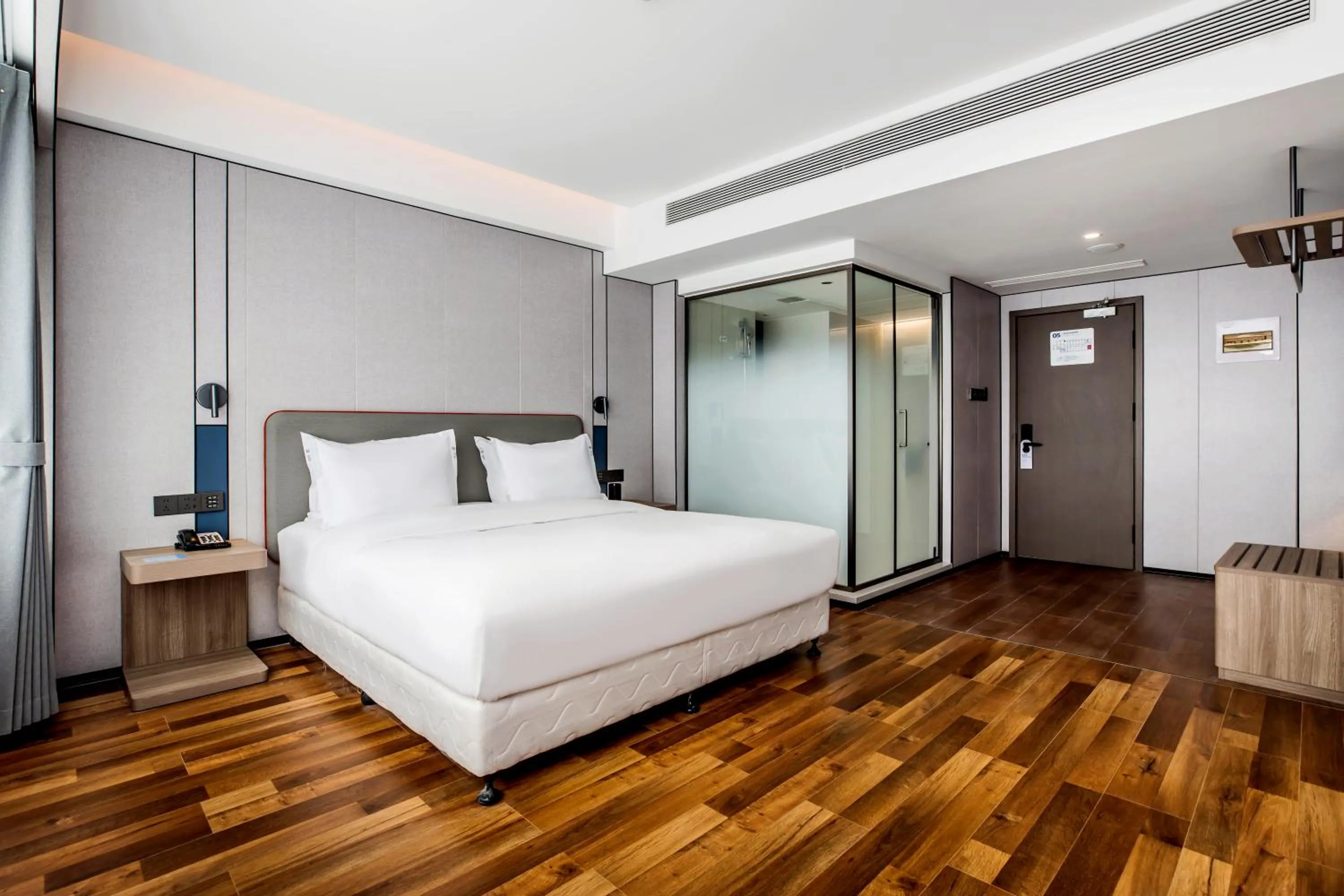 Bed in Holiday Inn Express Chengde Downtown by IHG