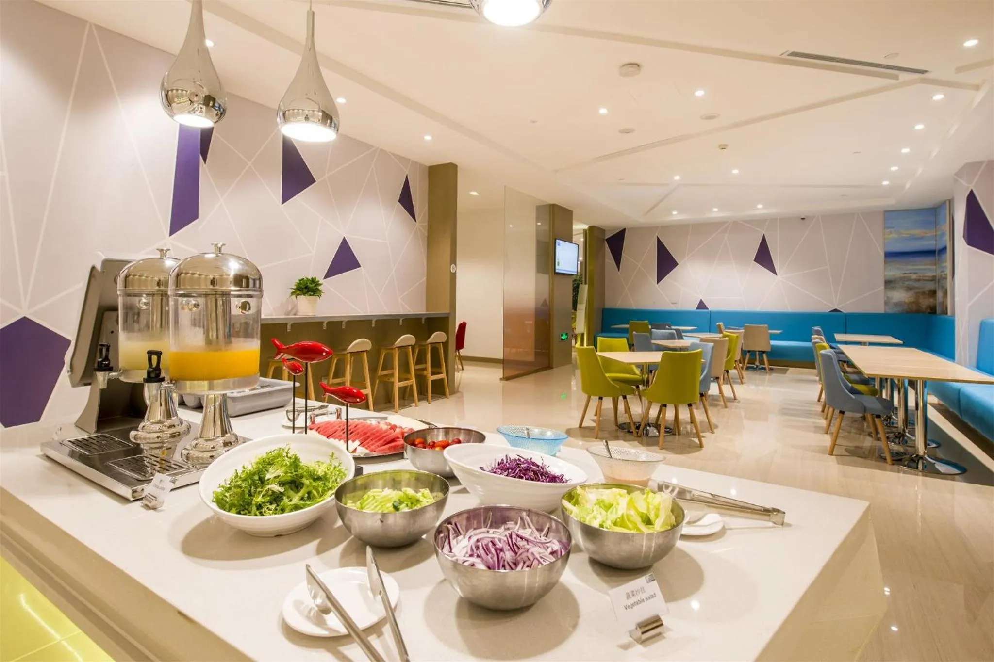 Restaurant/places to eat in Holiday Inn Express Chengde Downtown by IHG