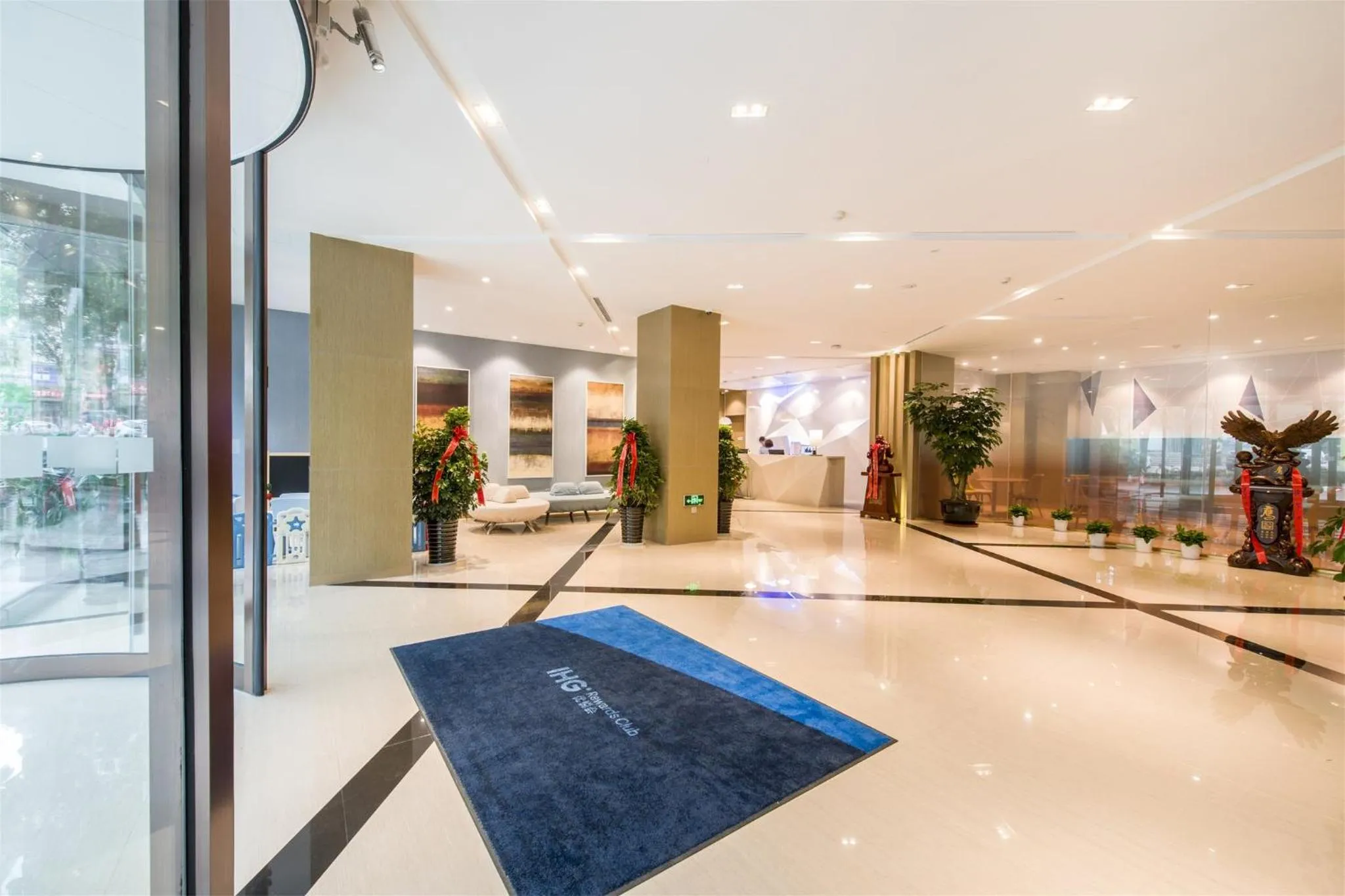 Property building in Holiday Inn Express Chengde Downtown by IHG