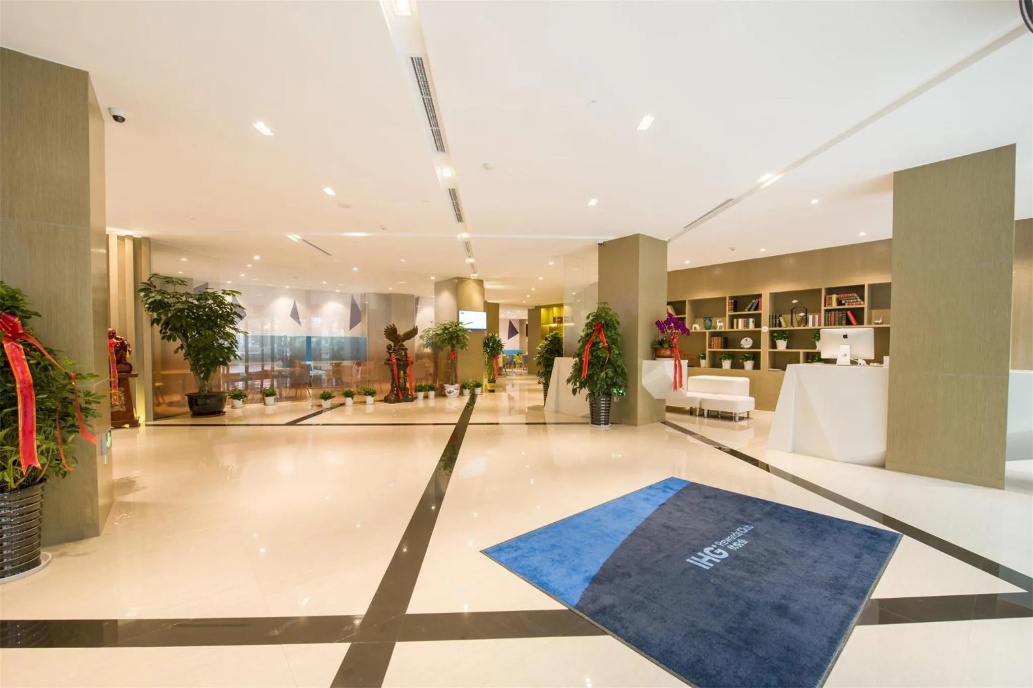 Property building in Holiday Inn Express Chengde Downtown by IHG