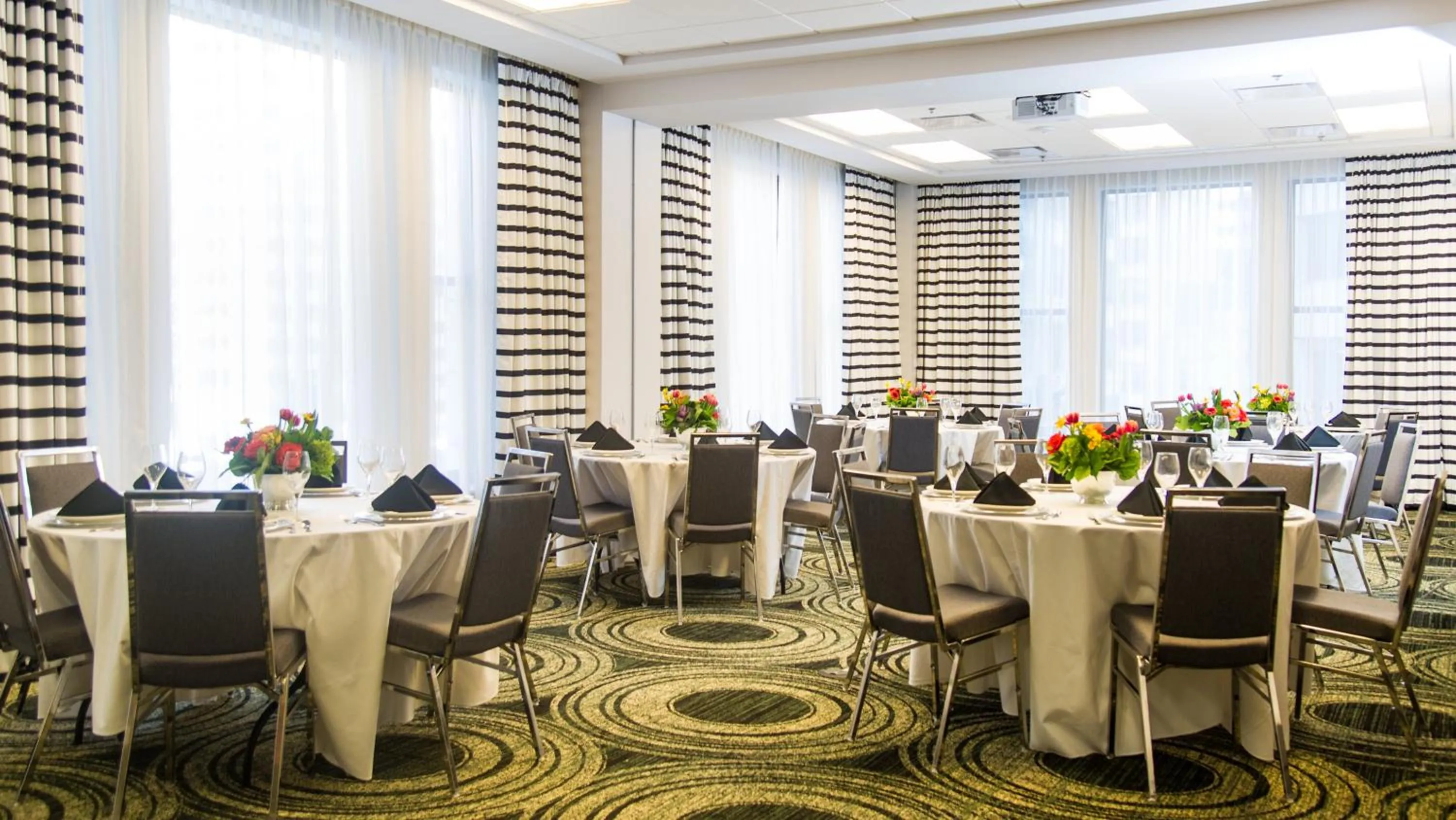 Meeting/conference room in Hotel Indigo - Kansas City Downtown by IHG