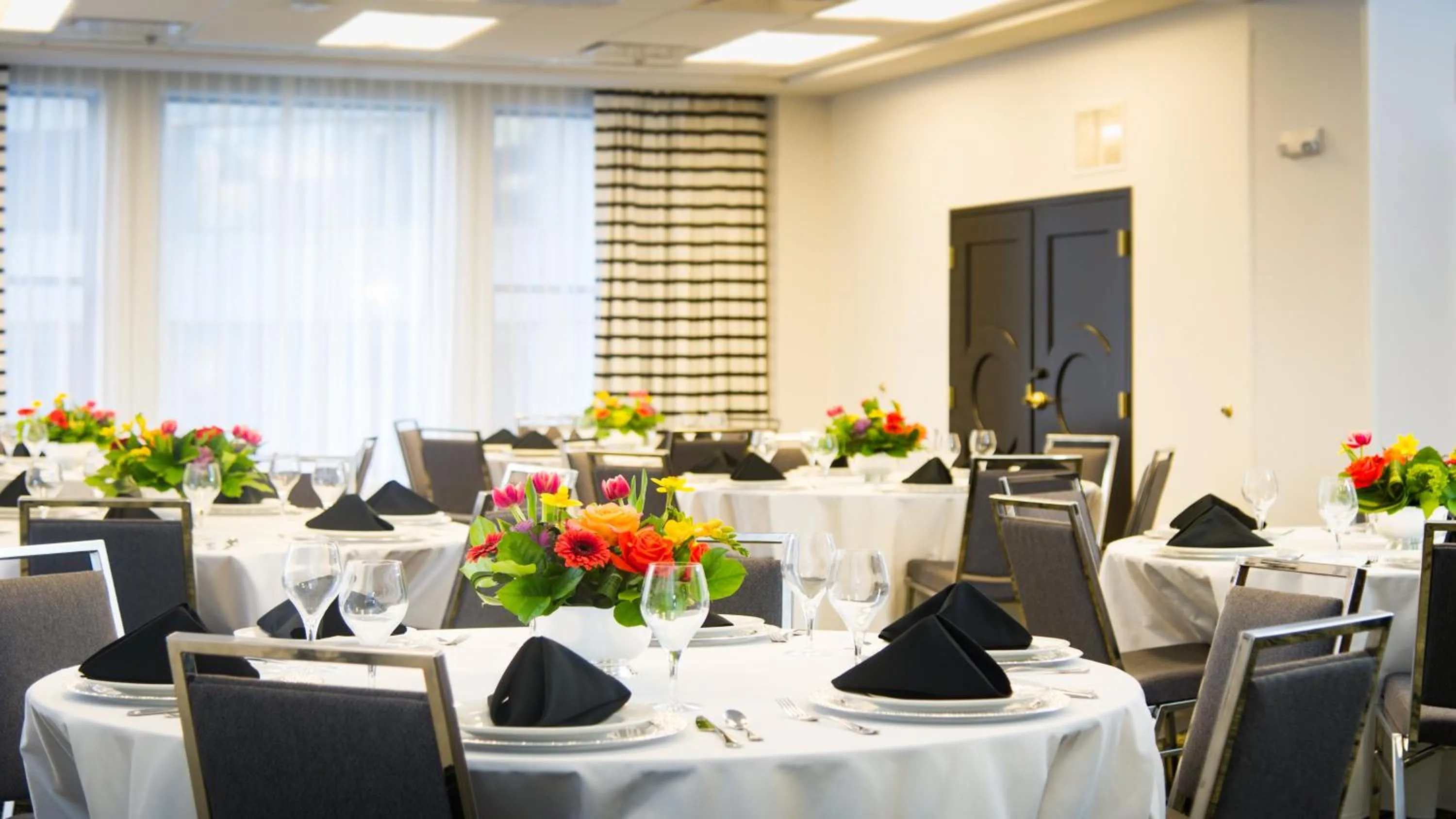 Meeting/conference room in Hotel Indigo - Kansas City Downtown by IHG