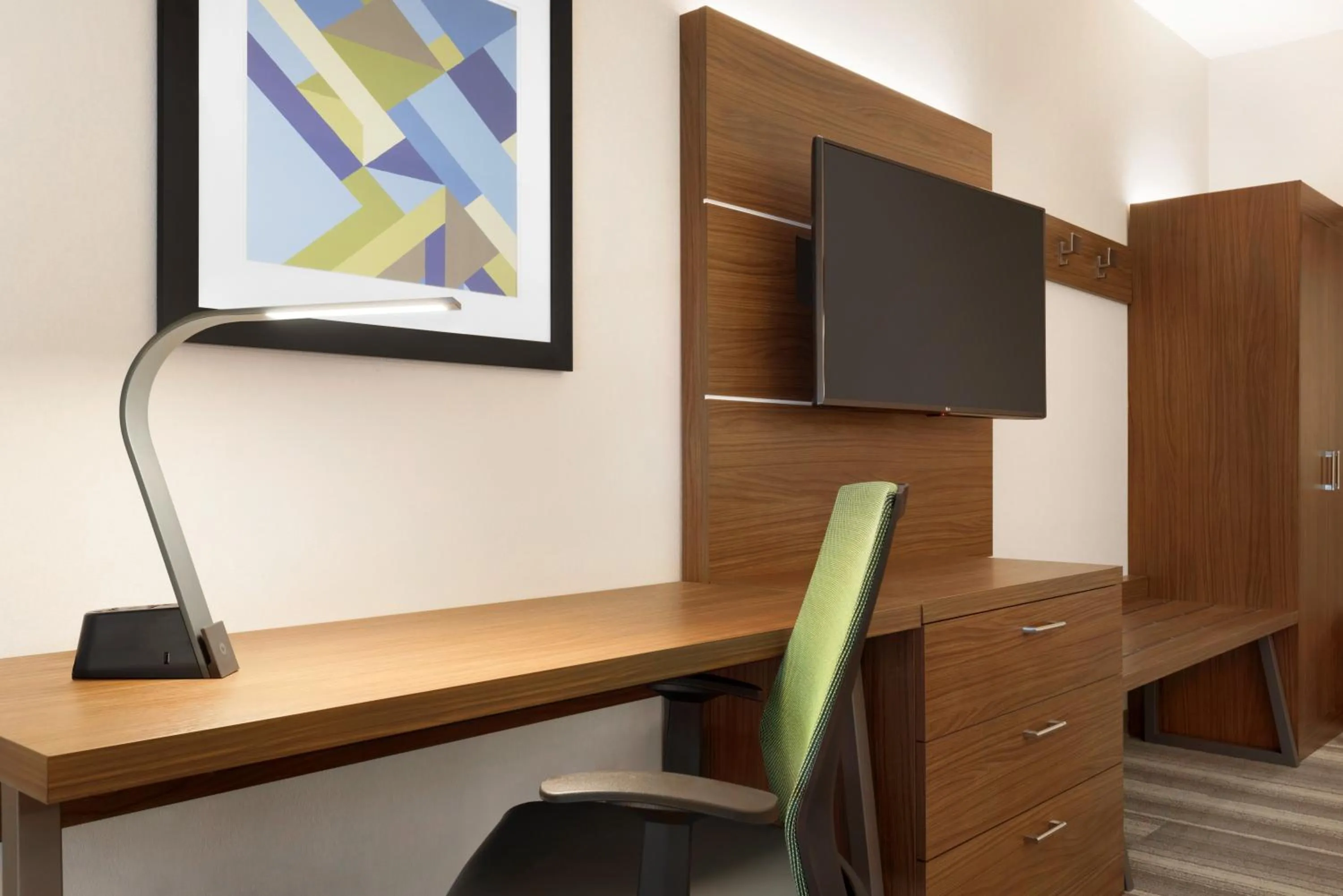 Seating area in Holiday Inn Express & Suites - Cincinnati South - Wilder by IHG