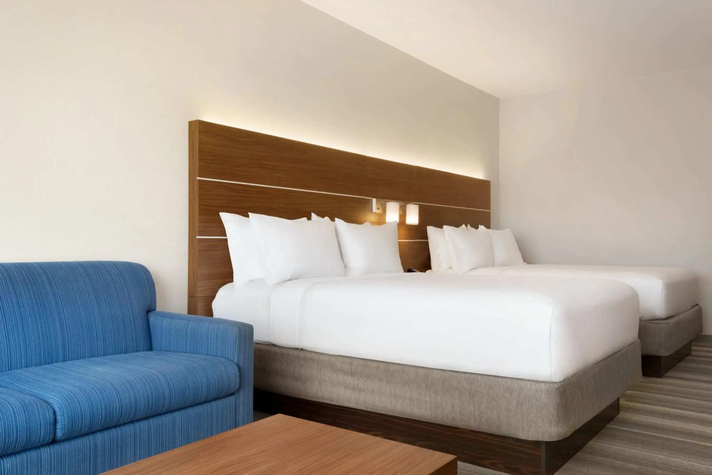 Queen Suite with Two Queen Beds in Holiday Inn Express & Suites - Cincinnati South - Wilder by IHG Queen Suite with Two Queen Beds in Holiday Inn Express & Suites - Cincinnati South - Wilder by IHG