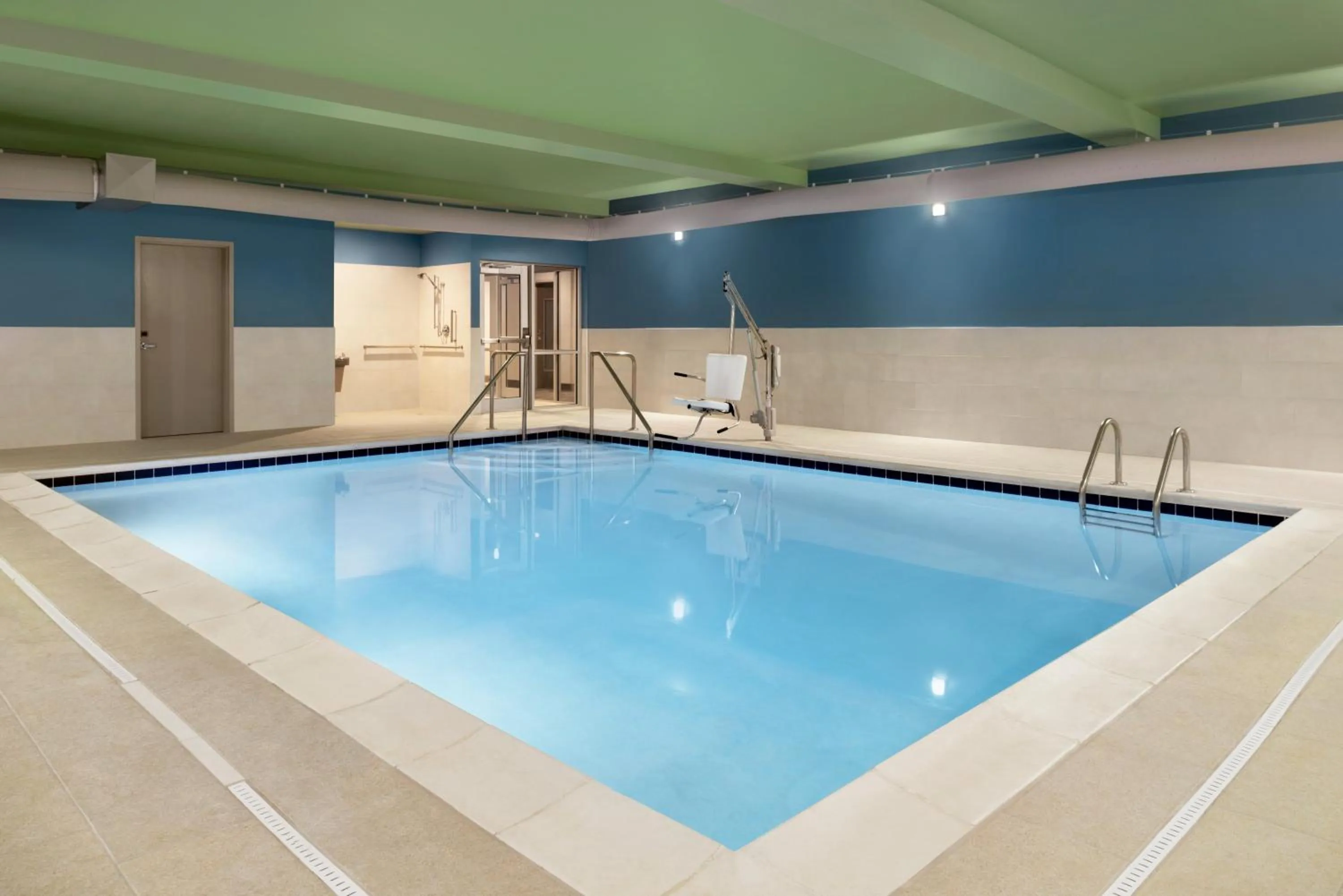 Swimming pool in Holiday Inn Express & Suites - Cincinnati South - Wilder by IHG
