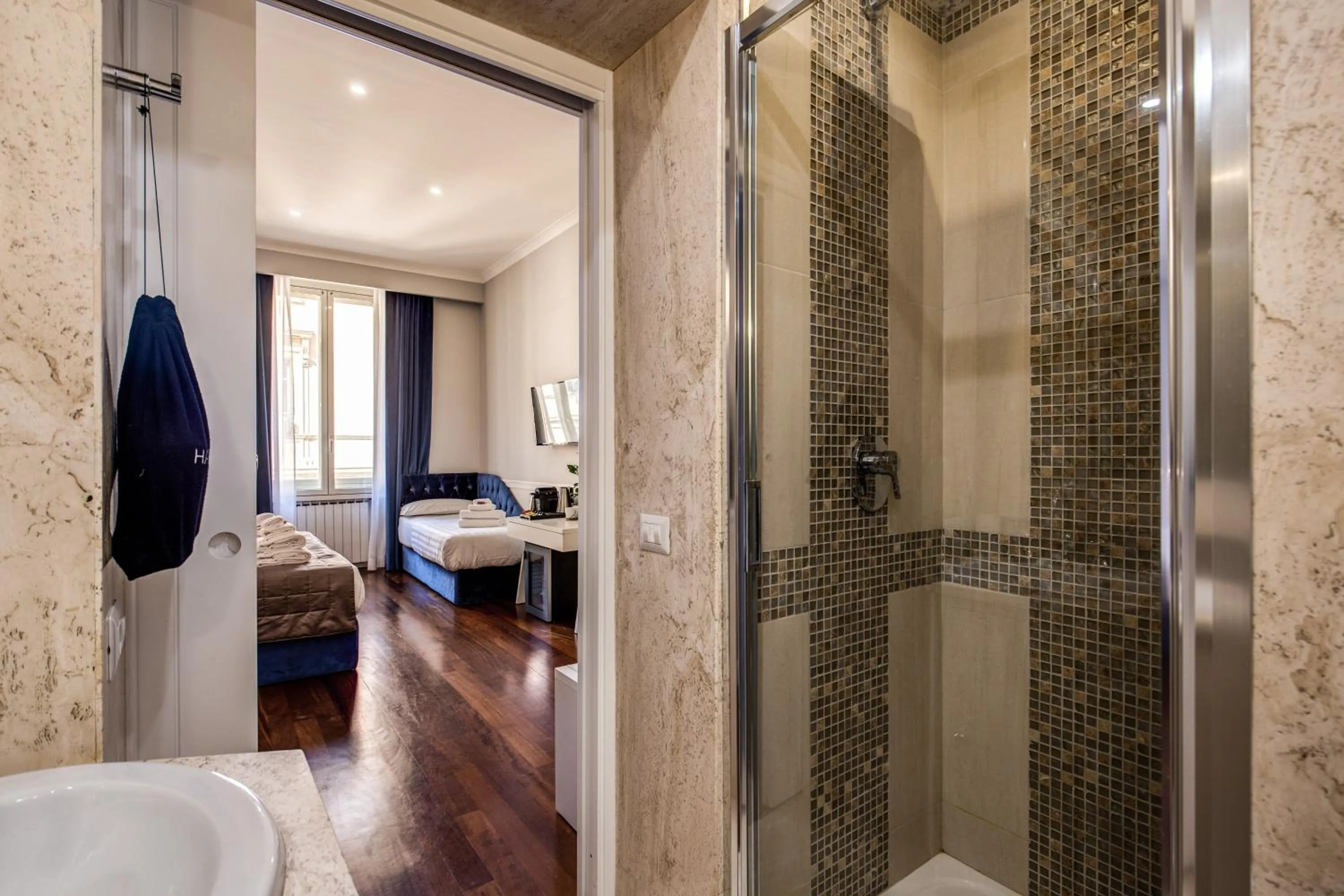 Bathroom, Bed in La Foresteria Luxury Suites