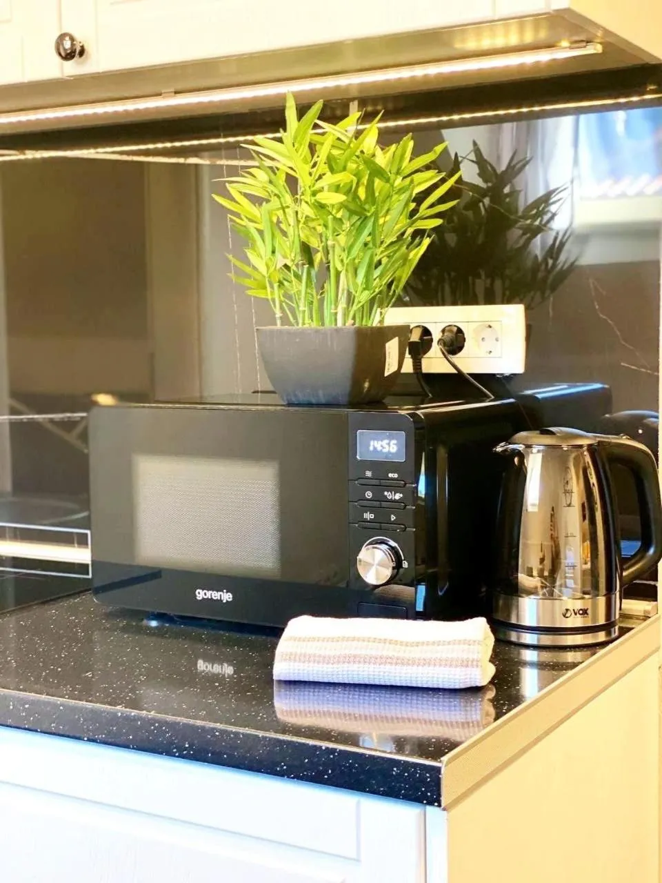 Coffee/tea facilities in D & Sons Apartments