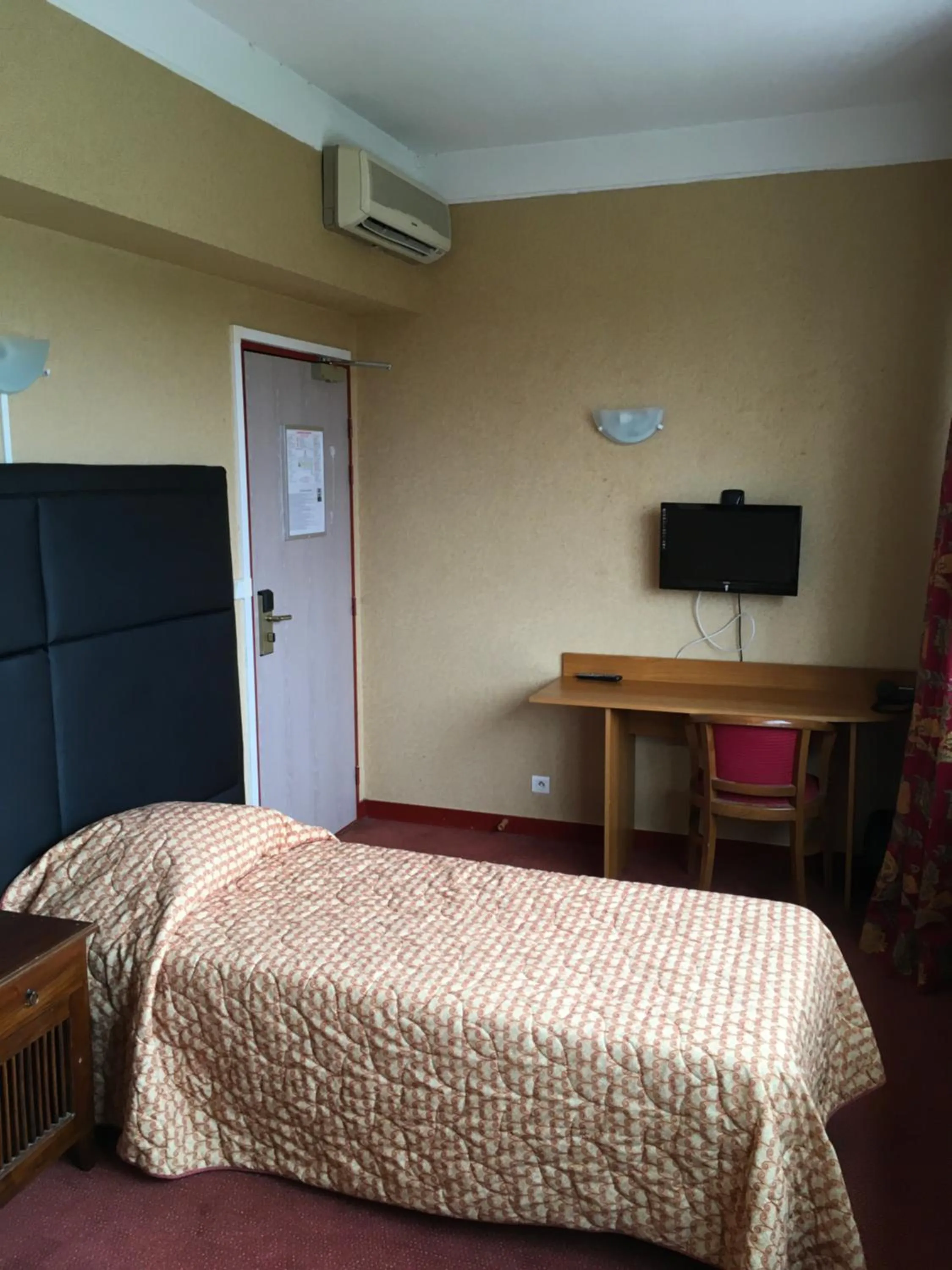 Photo of the whole room, Bed in Hotel Dorele