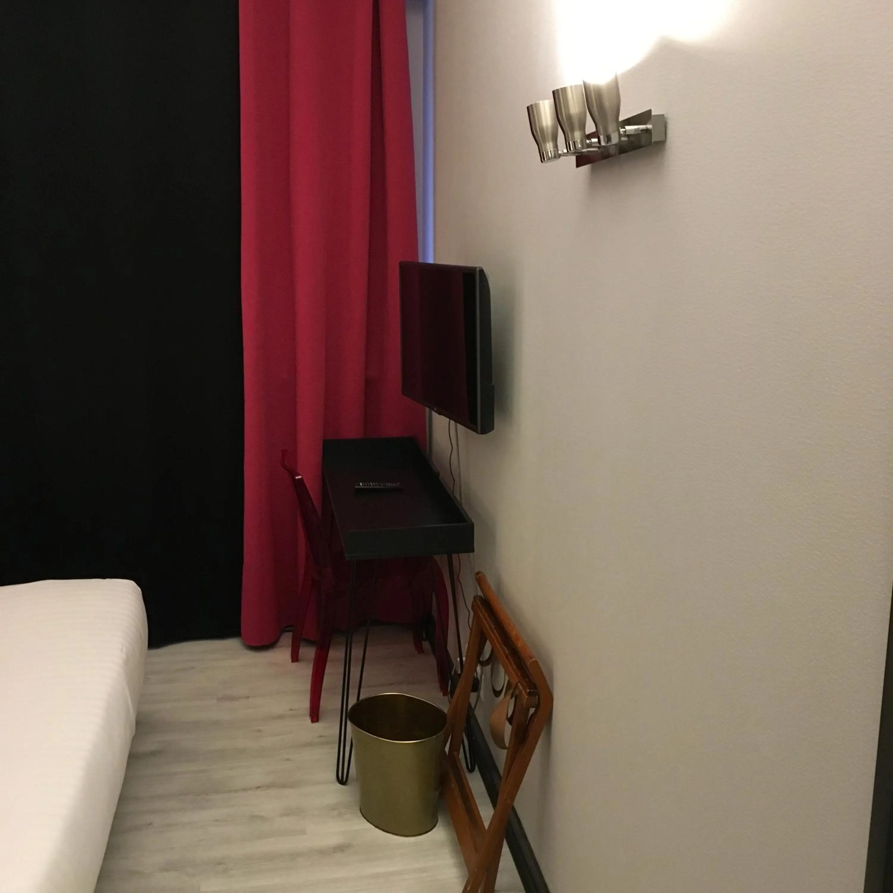 TV and multimedia, Bed in Hotel Dorele