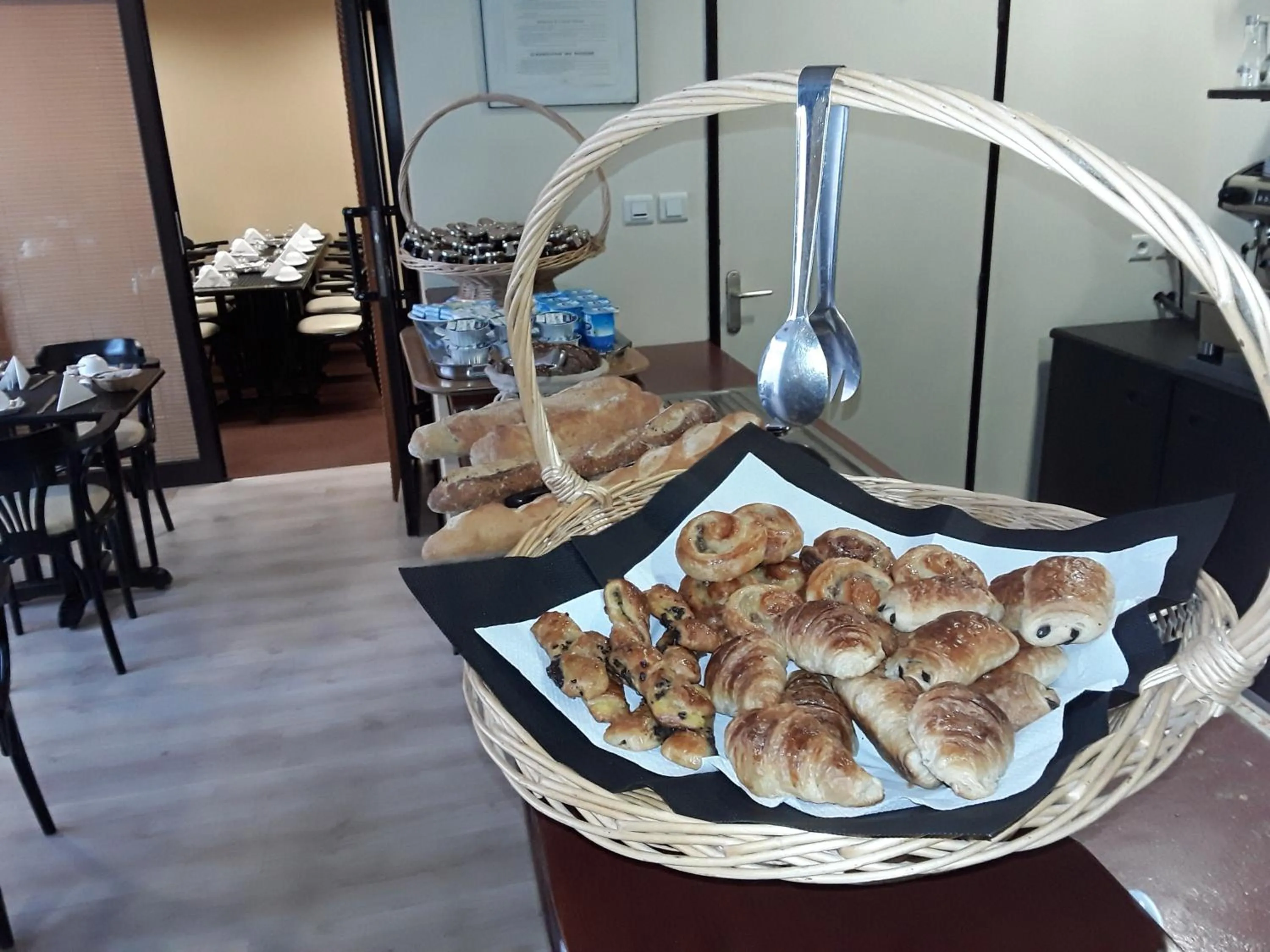 Buffet breakfast in Hotel Dorele