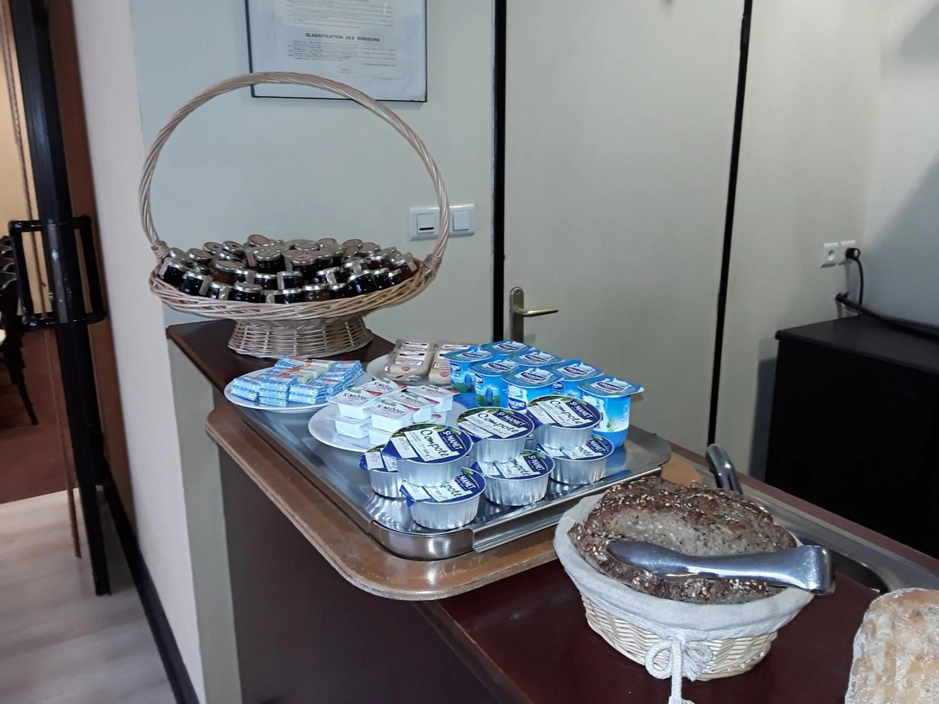 Buffet breakfast in Hotel Dorele