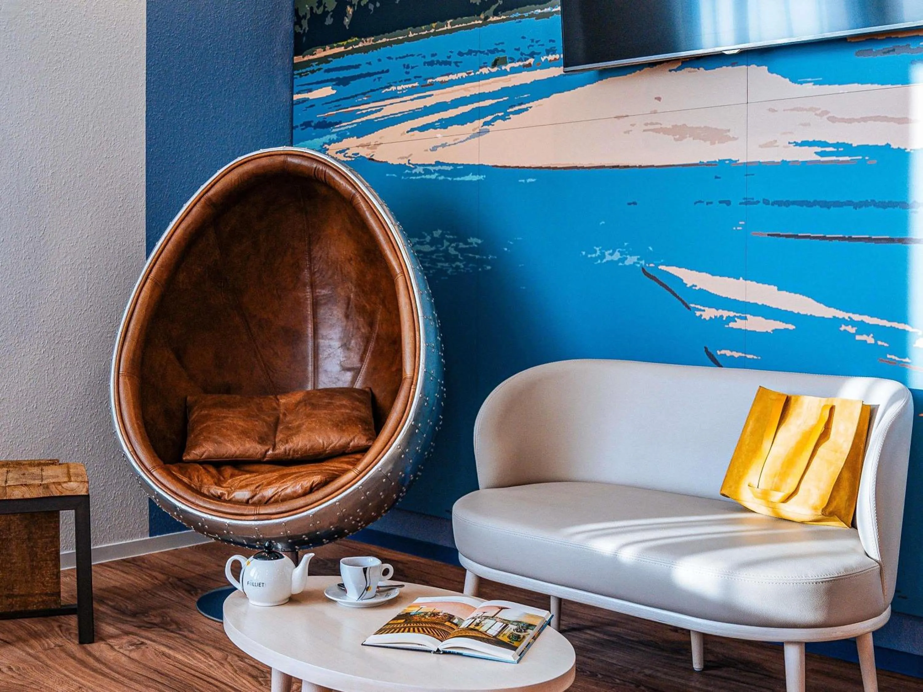 Lounge or bar in ibis Styles Ancenis Centre