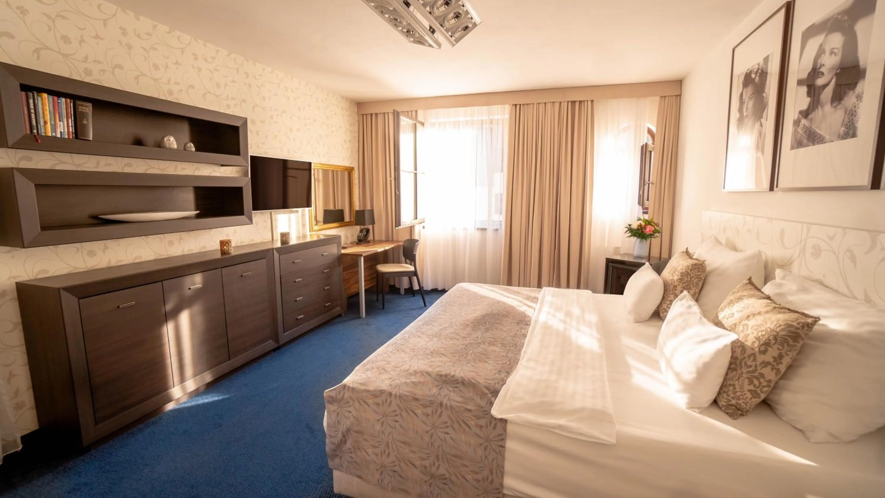 Photo of the whole room, Bed in Hotel Savoy Špindlerův Mlýn