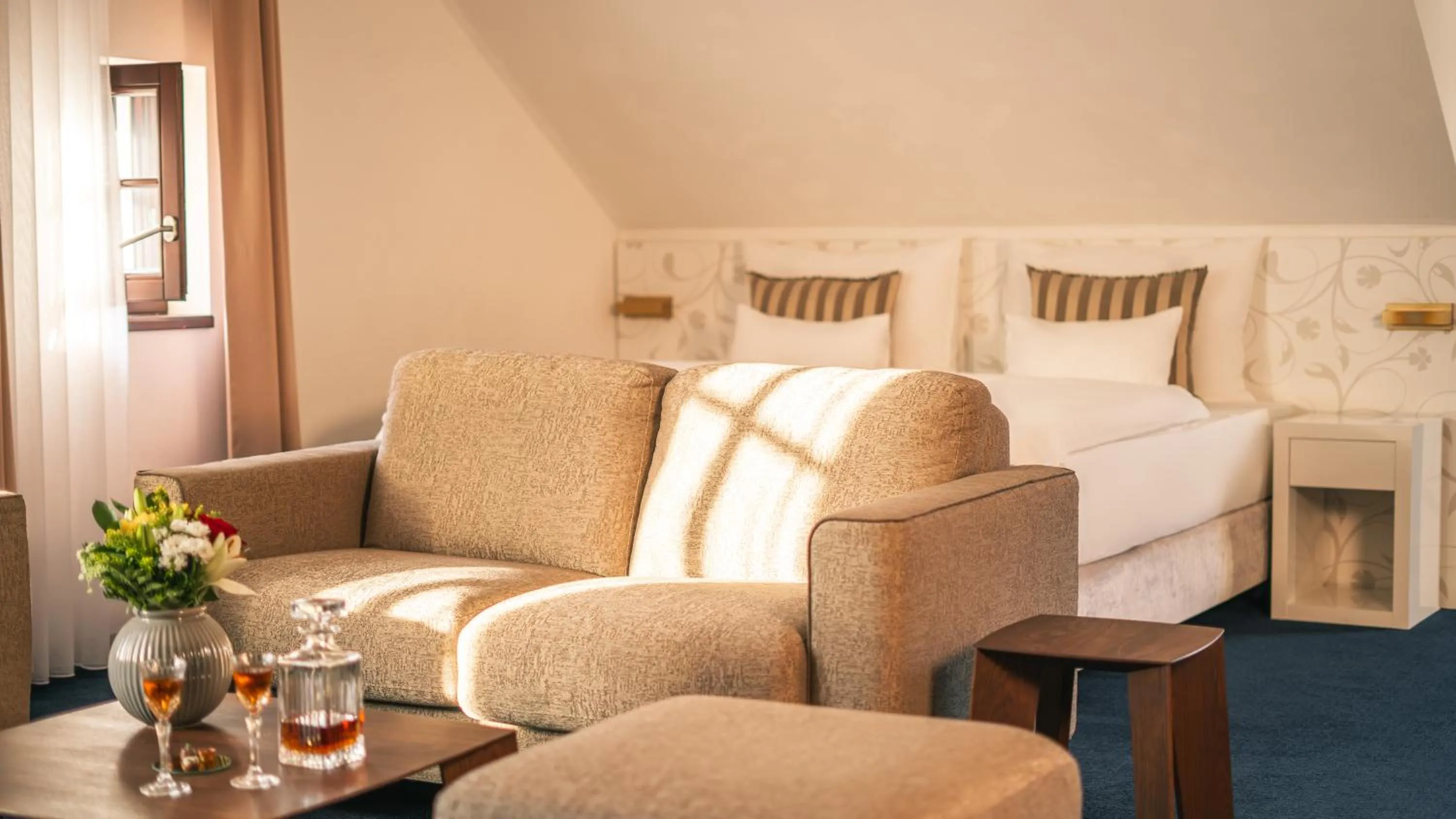 Seating area, Bed in Hotel Savoy Špindlerův Mlýn