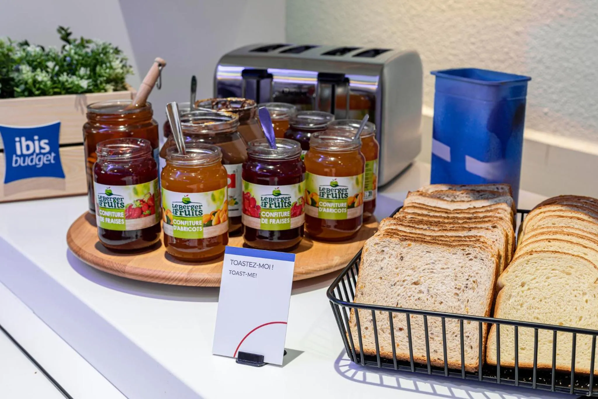 Breakfast in ibis budget Saint Lô