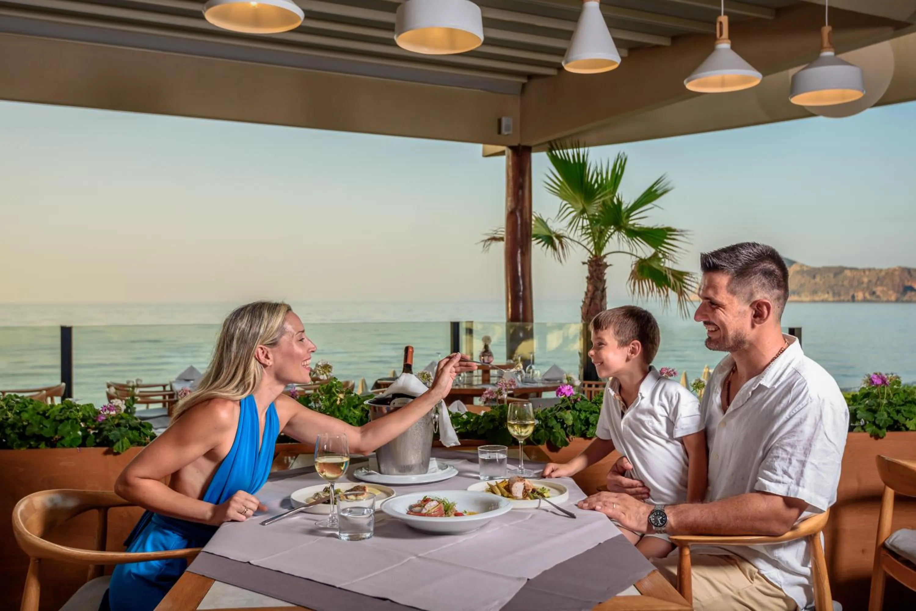 Restaurant/places to eat in Blue Dome Hotel