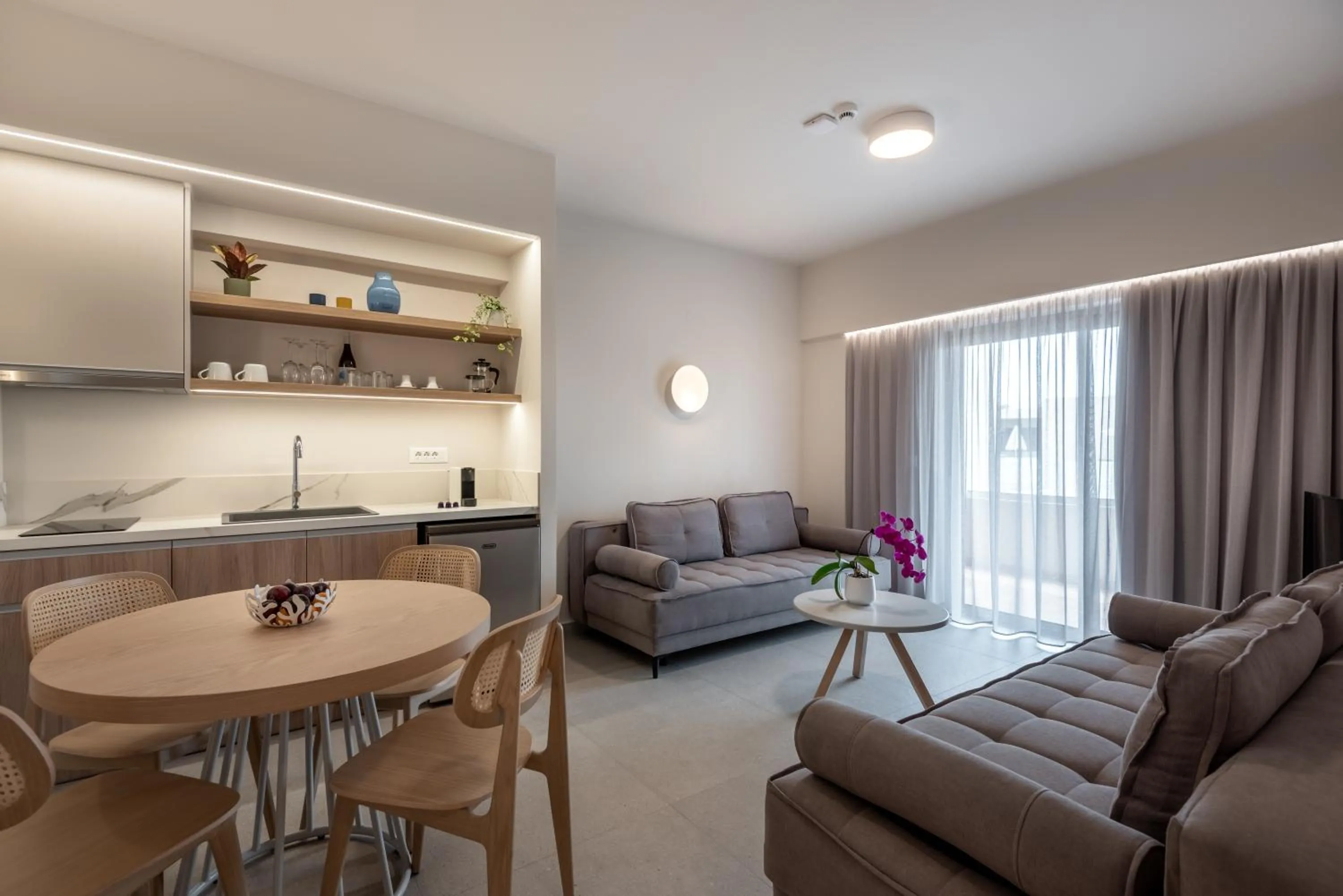 Kitchen or kitchenette in Blue Dome Hotel