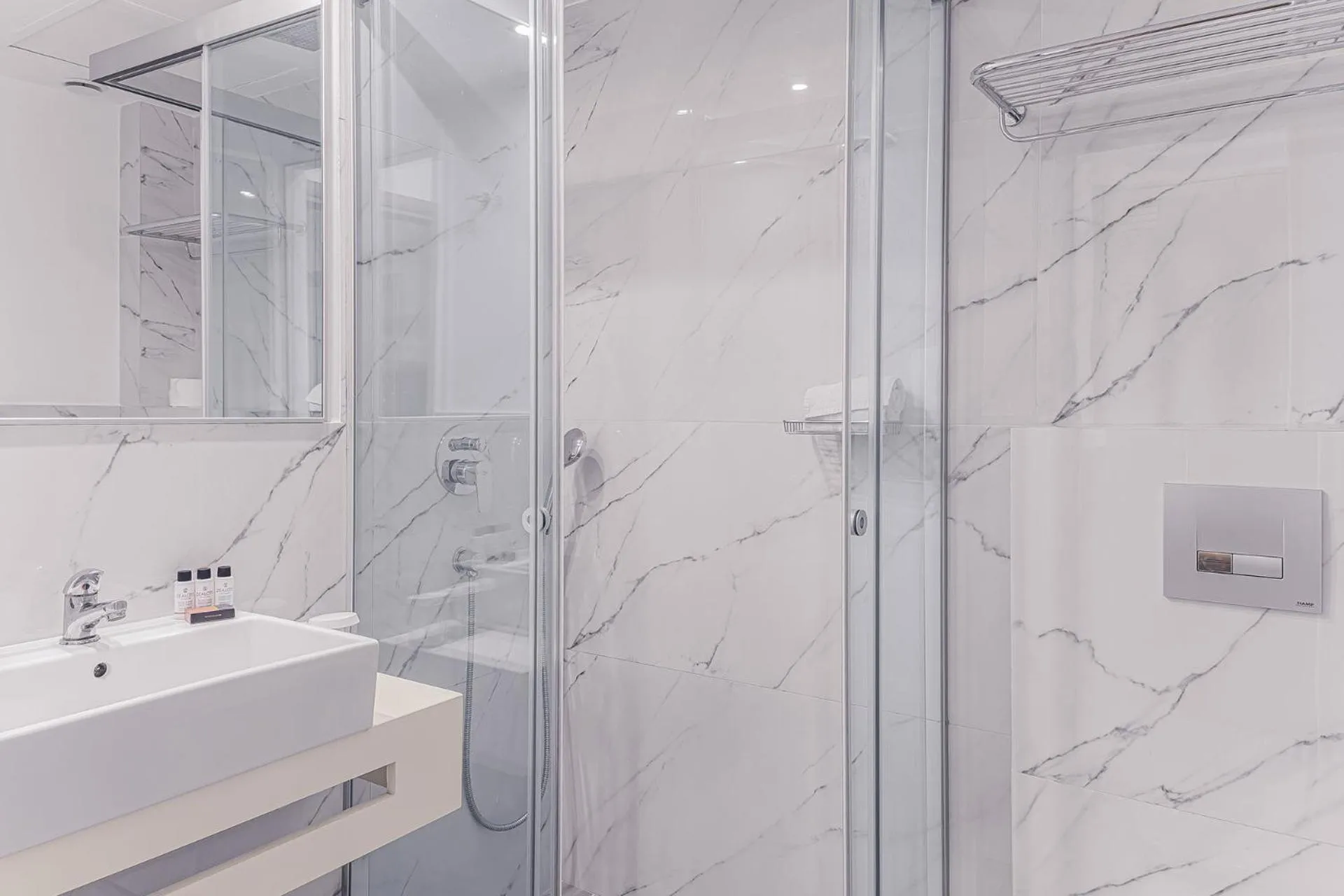 Shower in Glaros Beach Hotel