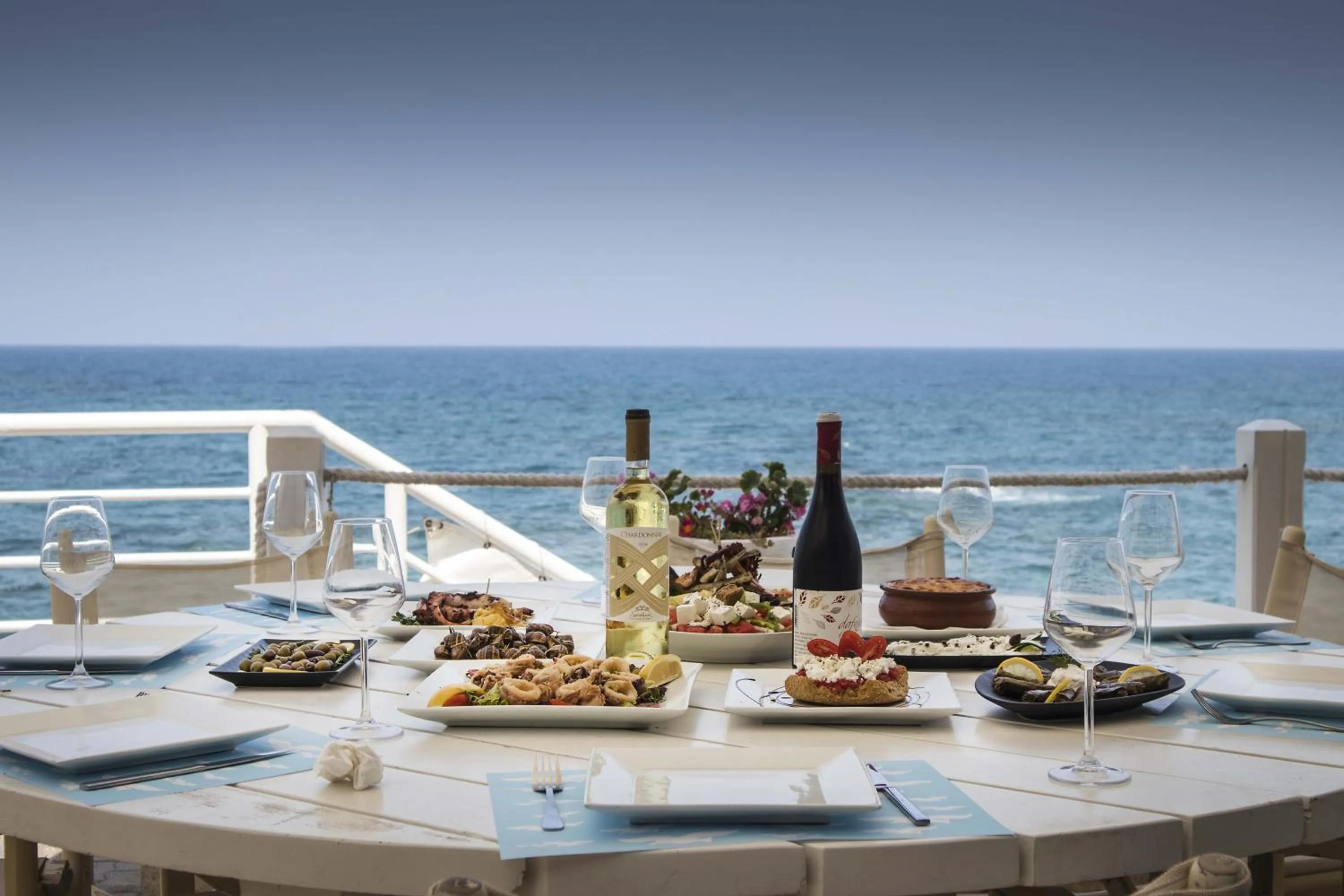 Food and drinks in Glaros Beach Hotel