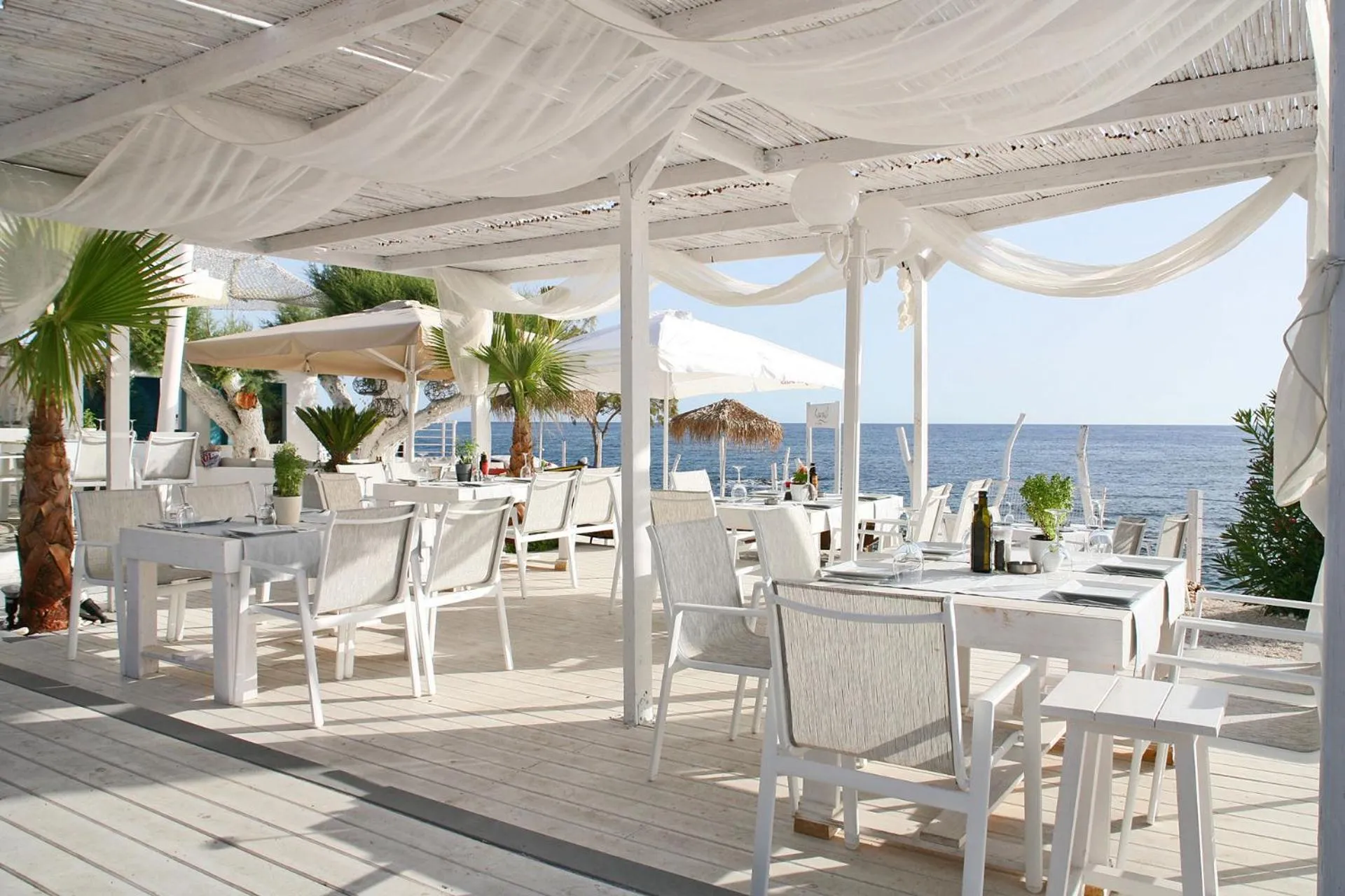 Restaurant/places to eat in Glaros Beach Hotel