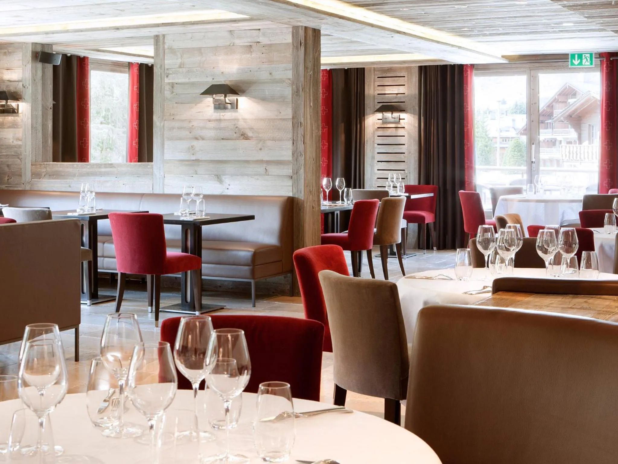 Restaurant/places to eat in Hôtel Vanessa