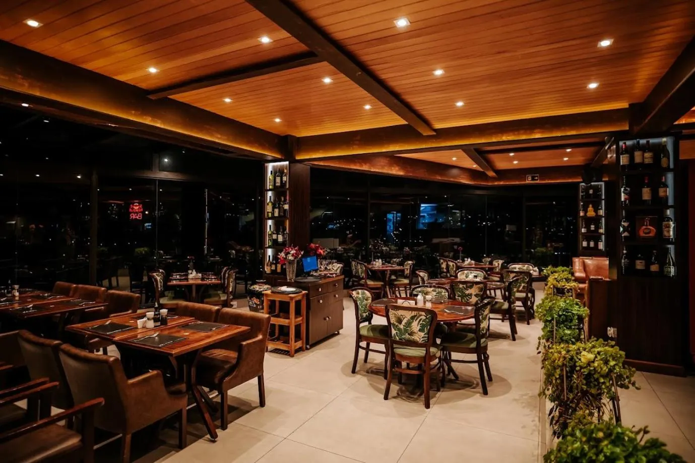 Restaurant/places to eat in Chris Wellness Resort Hotel