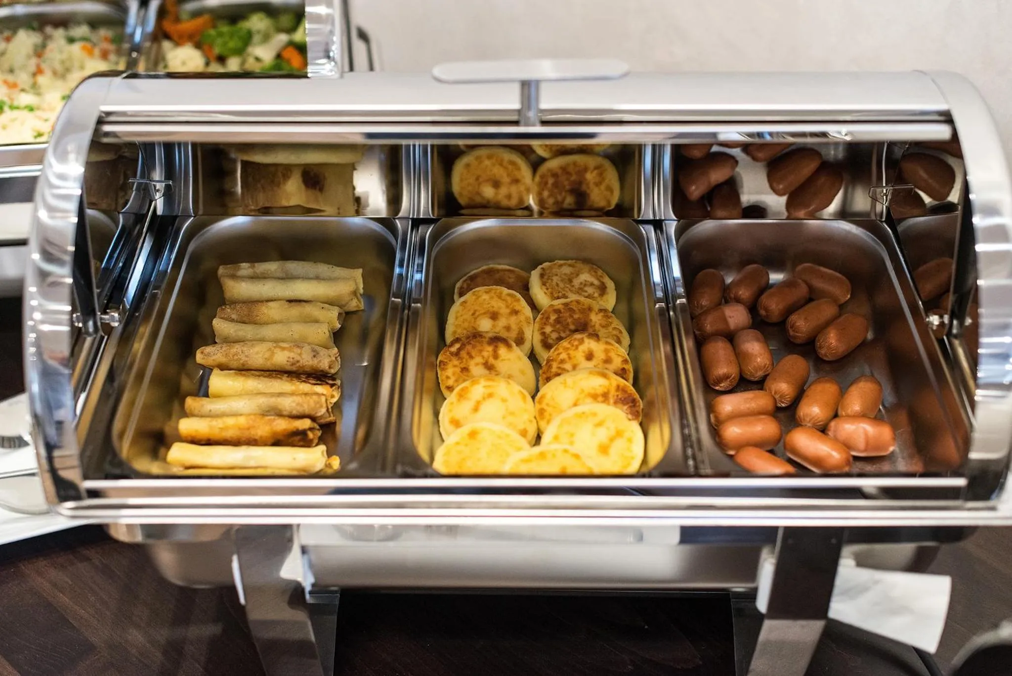 Buffet breakfast in Green Park Hotel & SPA