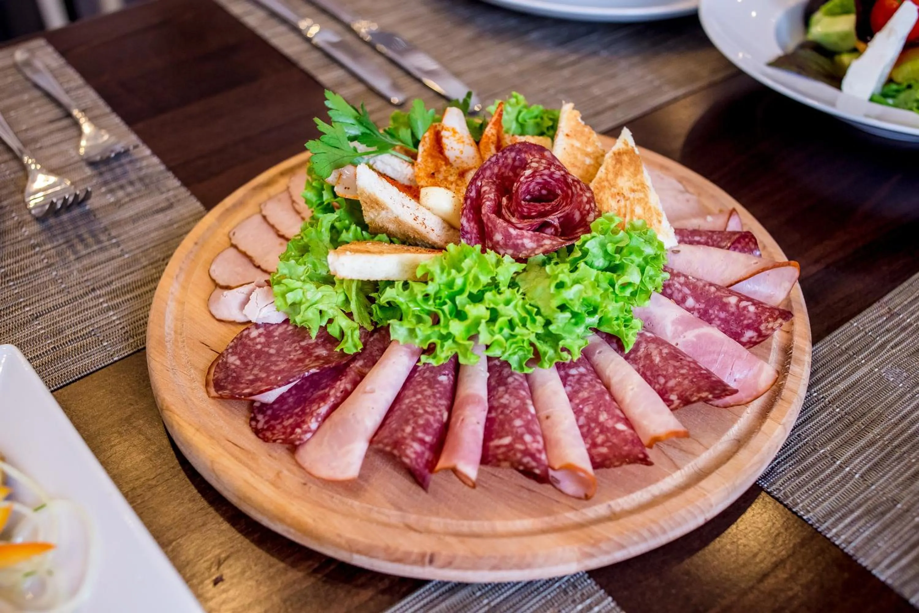 Food in Green Park Hotel & SPA