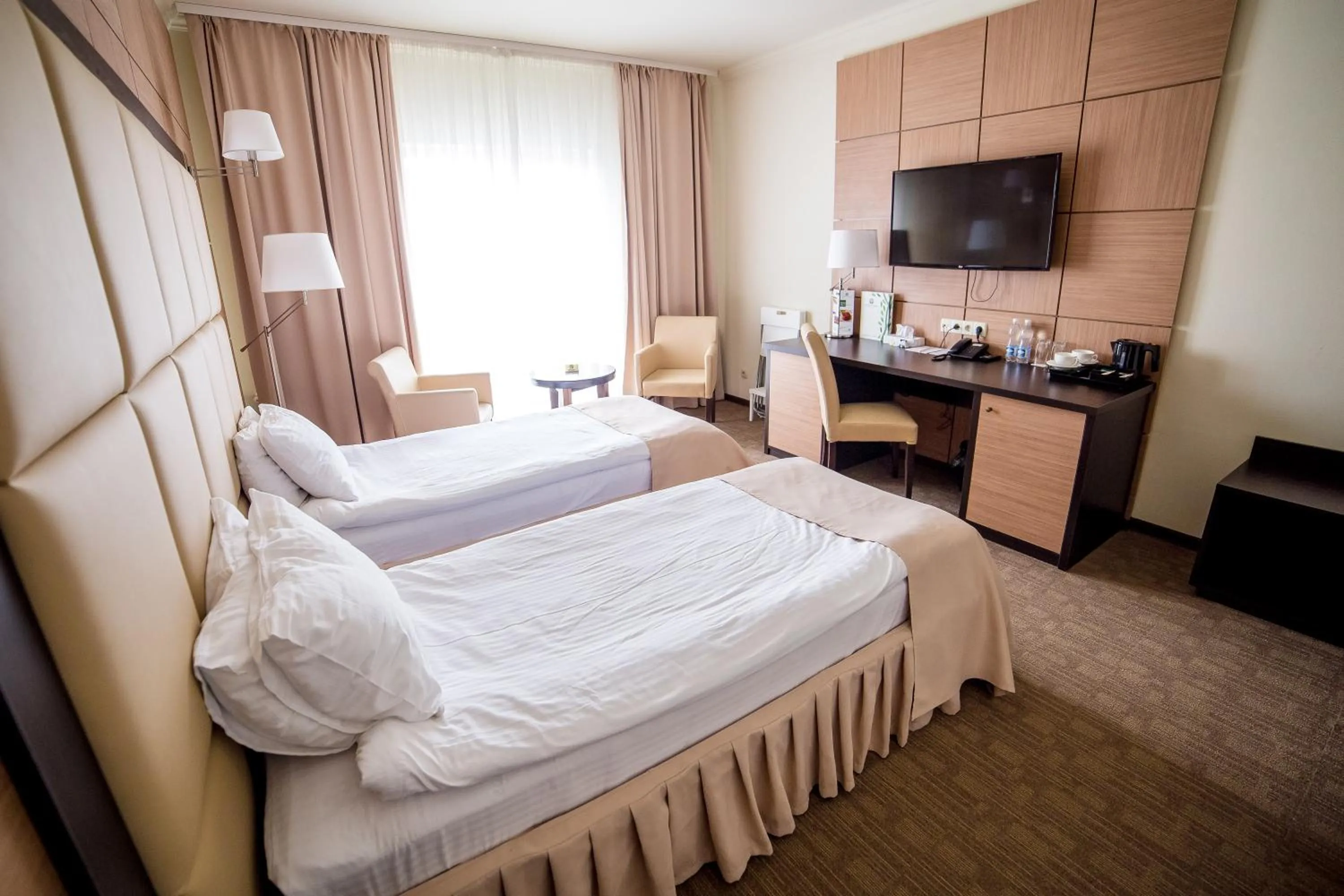 Photo of the whole room, Bed in Green Park Hotel & SPA