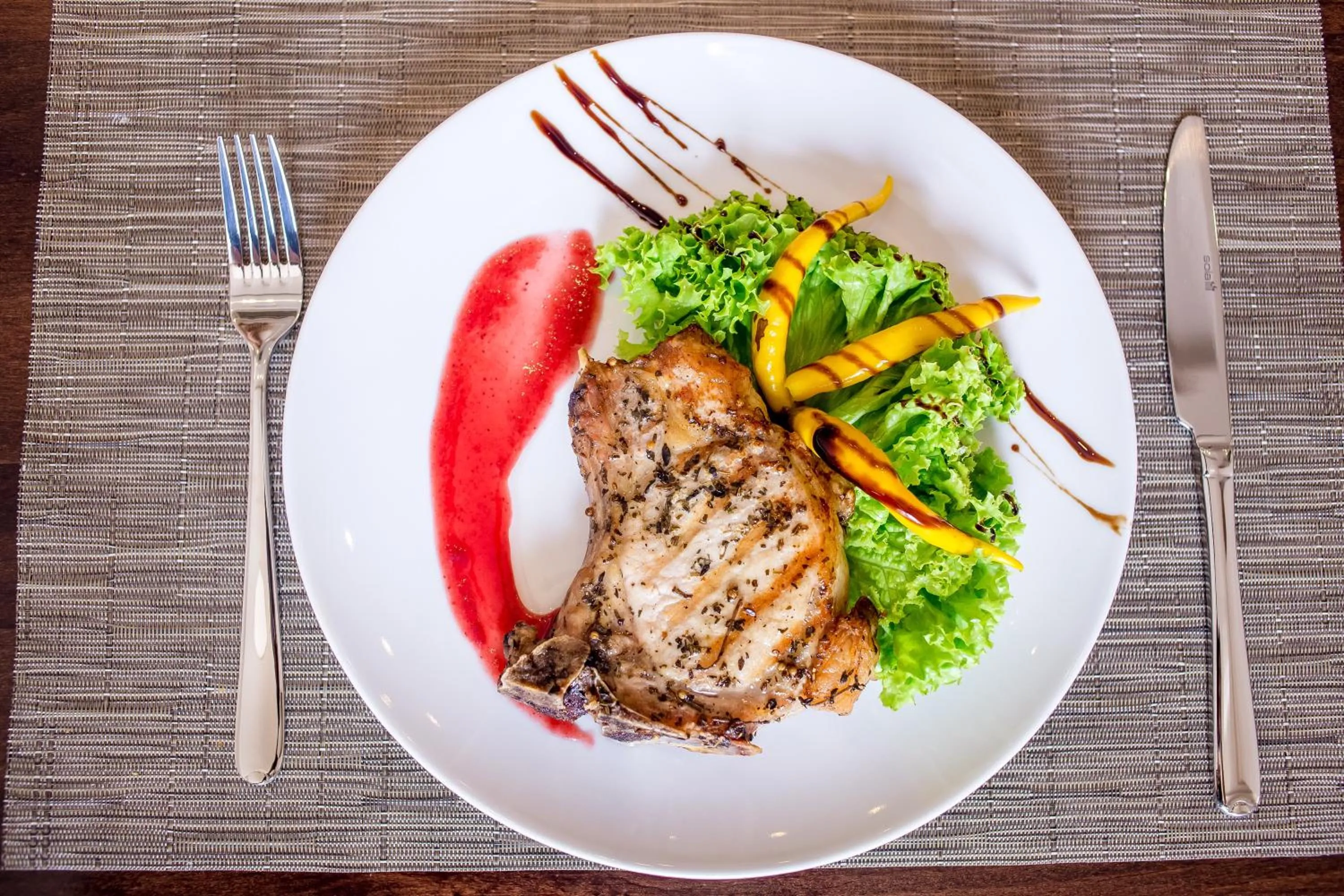 Food in Green Park Hotel & SPA