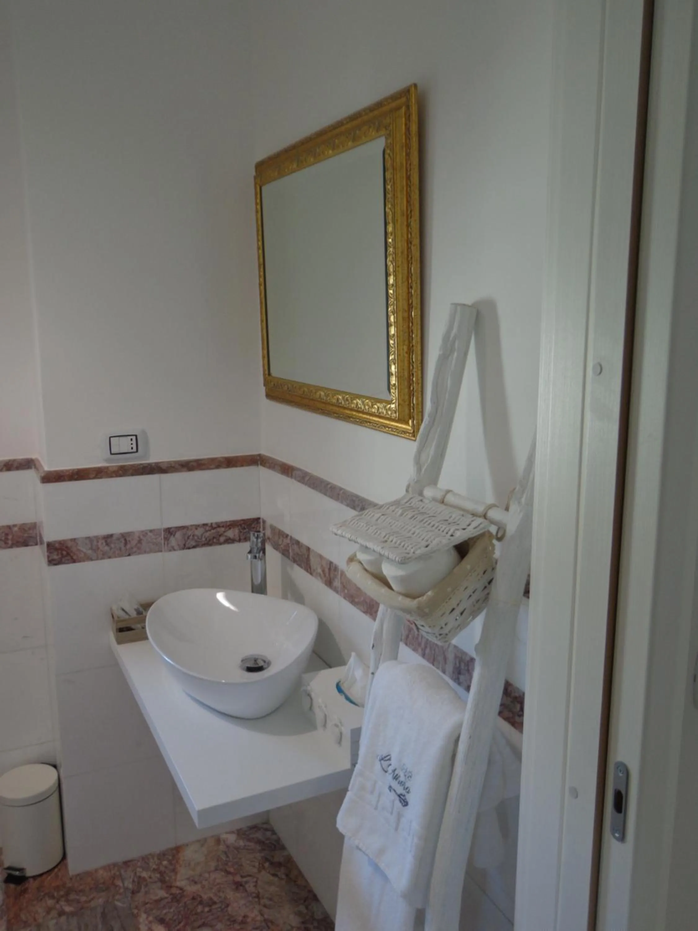 Bathroom in L'Aurora