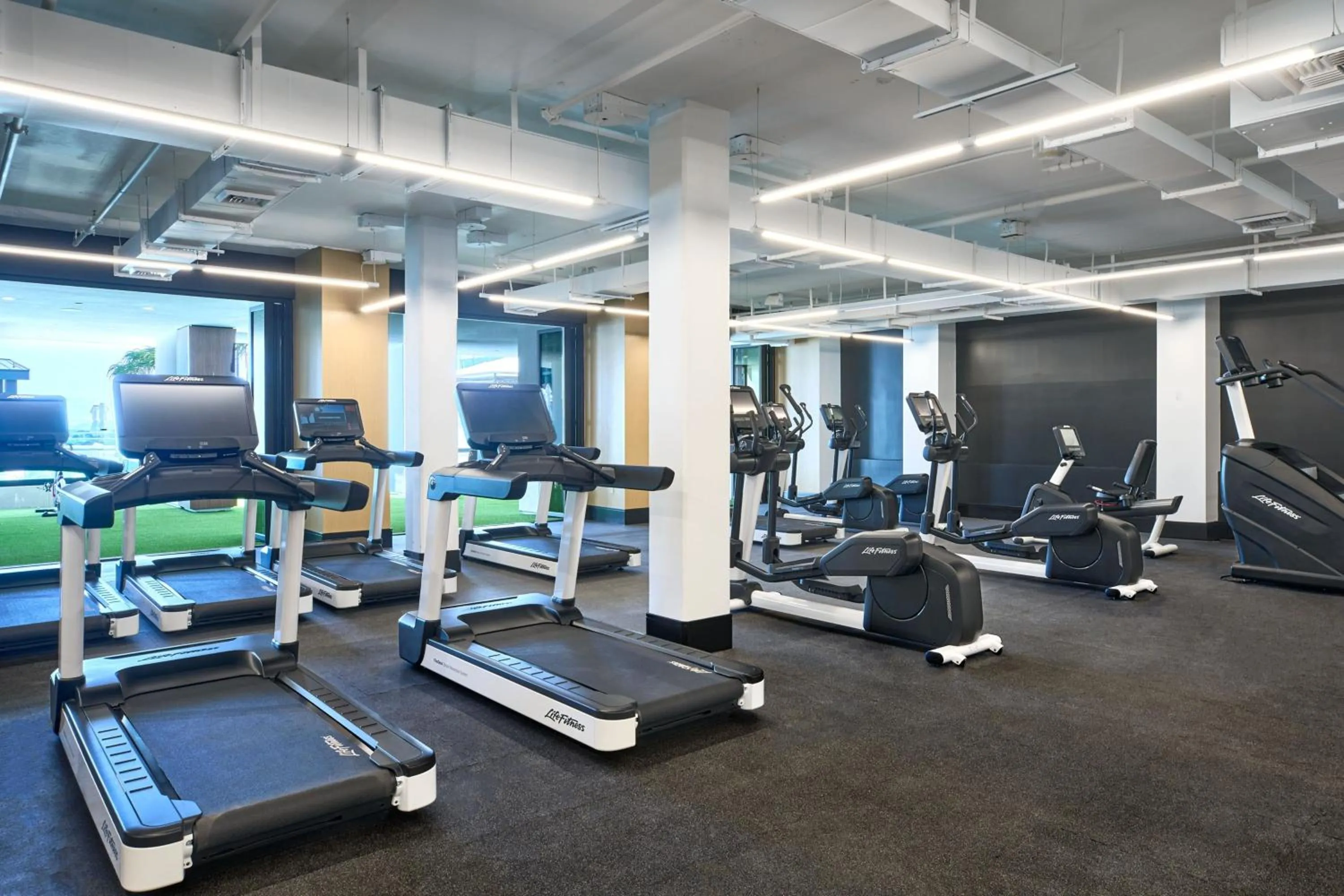 Fitness centre/facilities in VEA Newport Beach, a Marriott Resort & Spa
