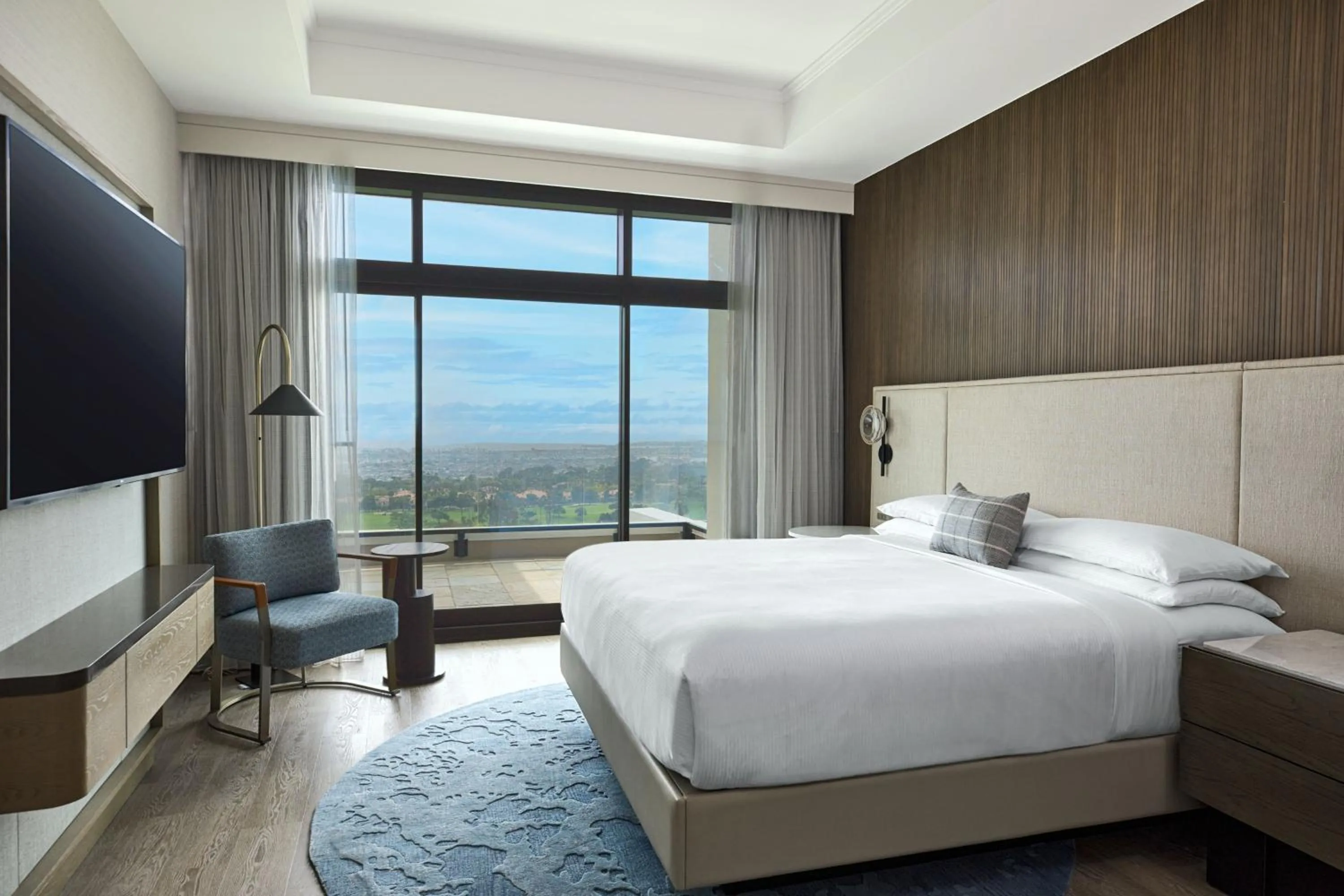 Bedroom, Bed in VEA Newport Beach, a Marriott Resort & Spa